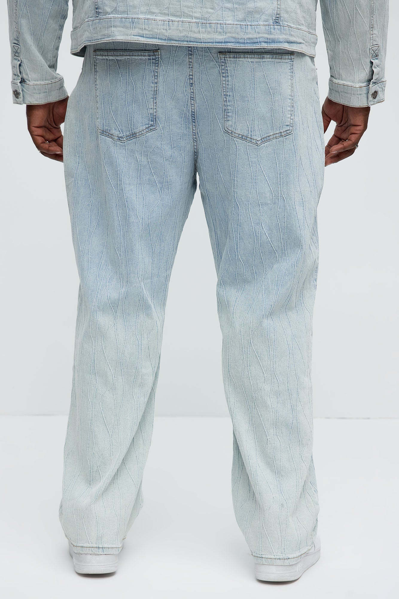 Wavy Jacquard Straight Jeans - Light Blue Wash