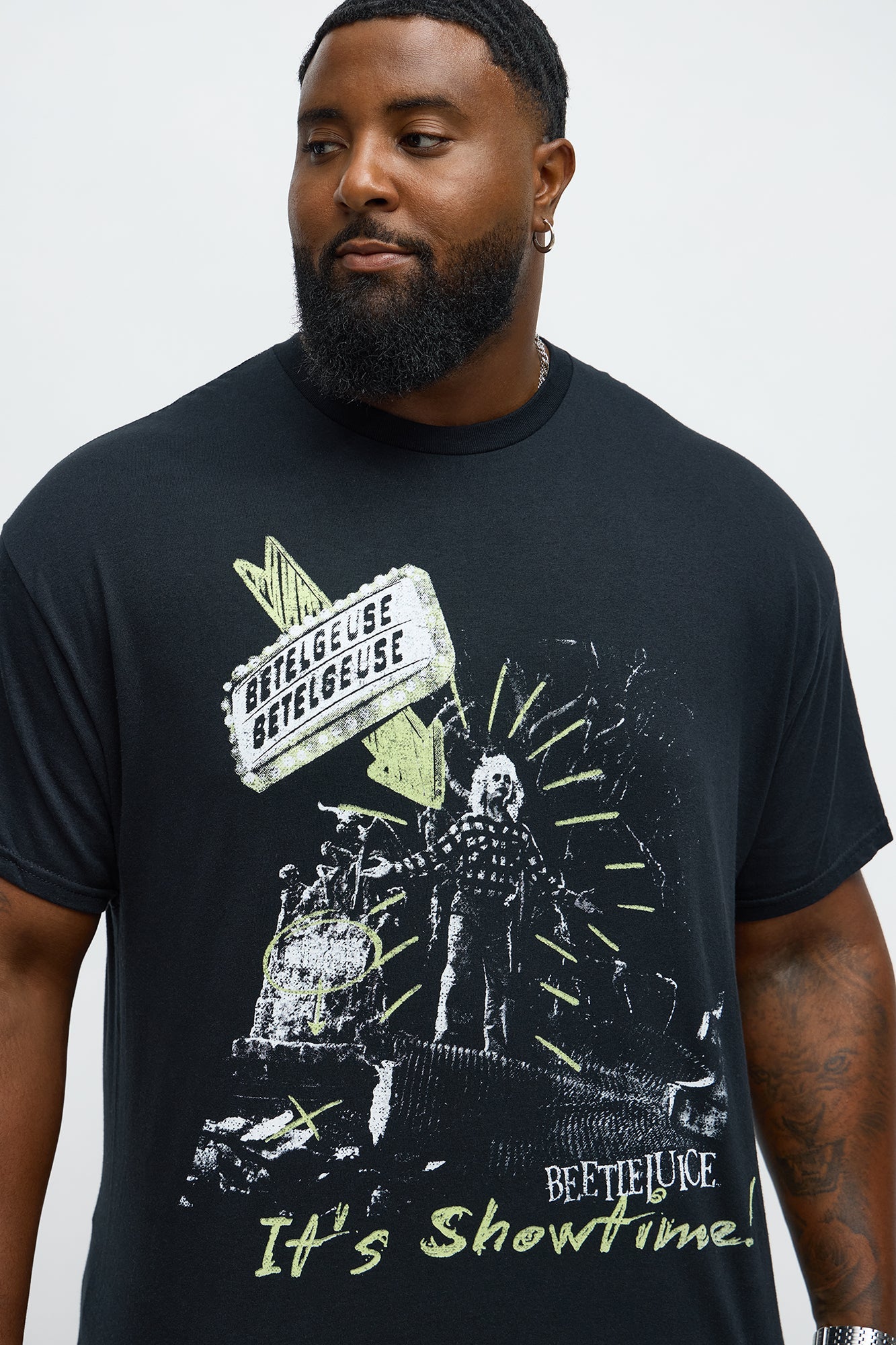 Beetlejuice It's Showtime! Short Sleeve Tee - Black