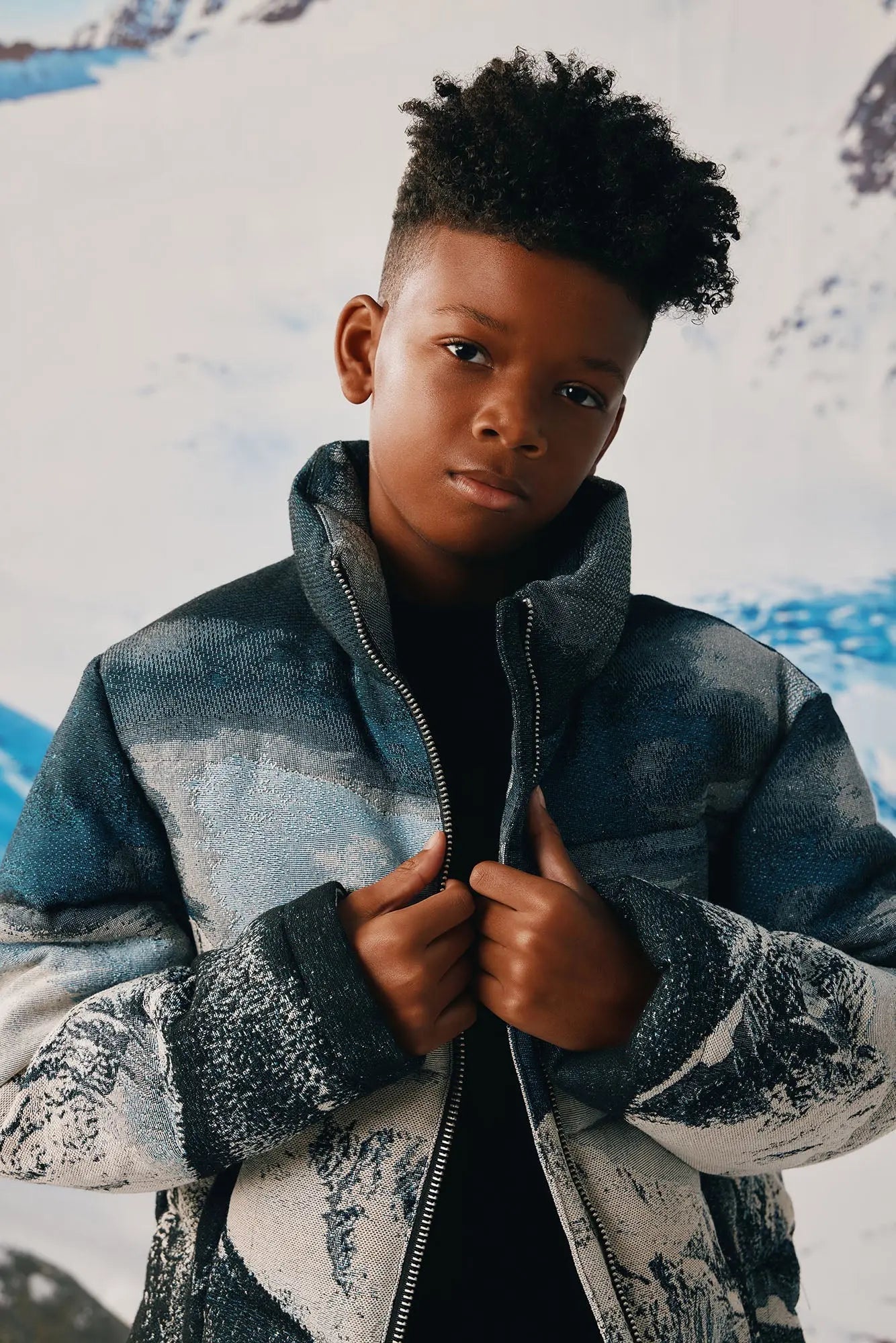 Mini Cabin Escape Tapestry Puffer Jacket - Navy