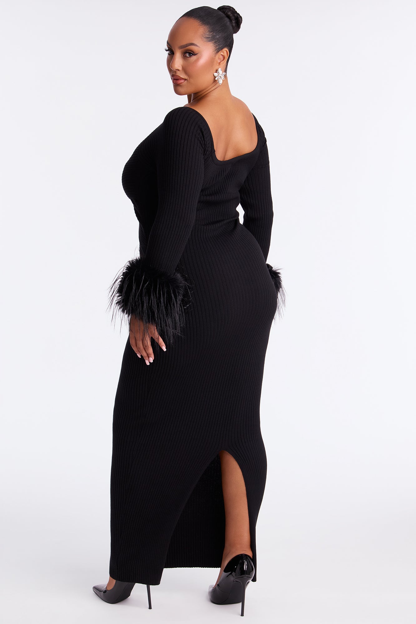 Cozy Plots Off Shoulder Maxi Dress - Black