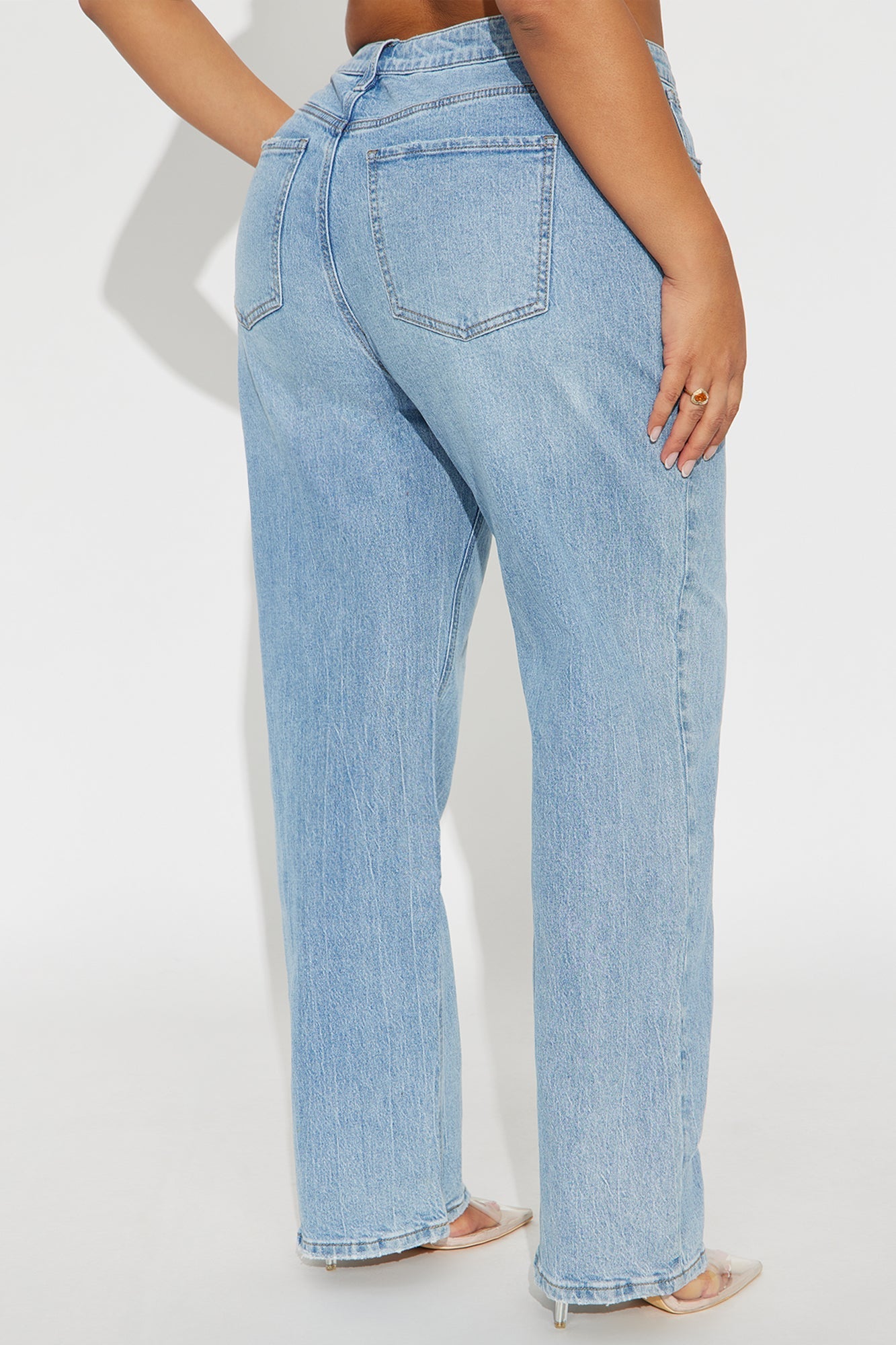 90s Classic Vintage Straight Leg Jeans - Light Wash
