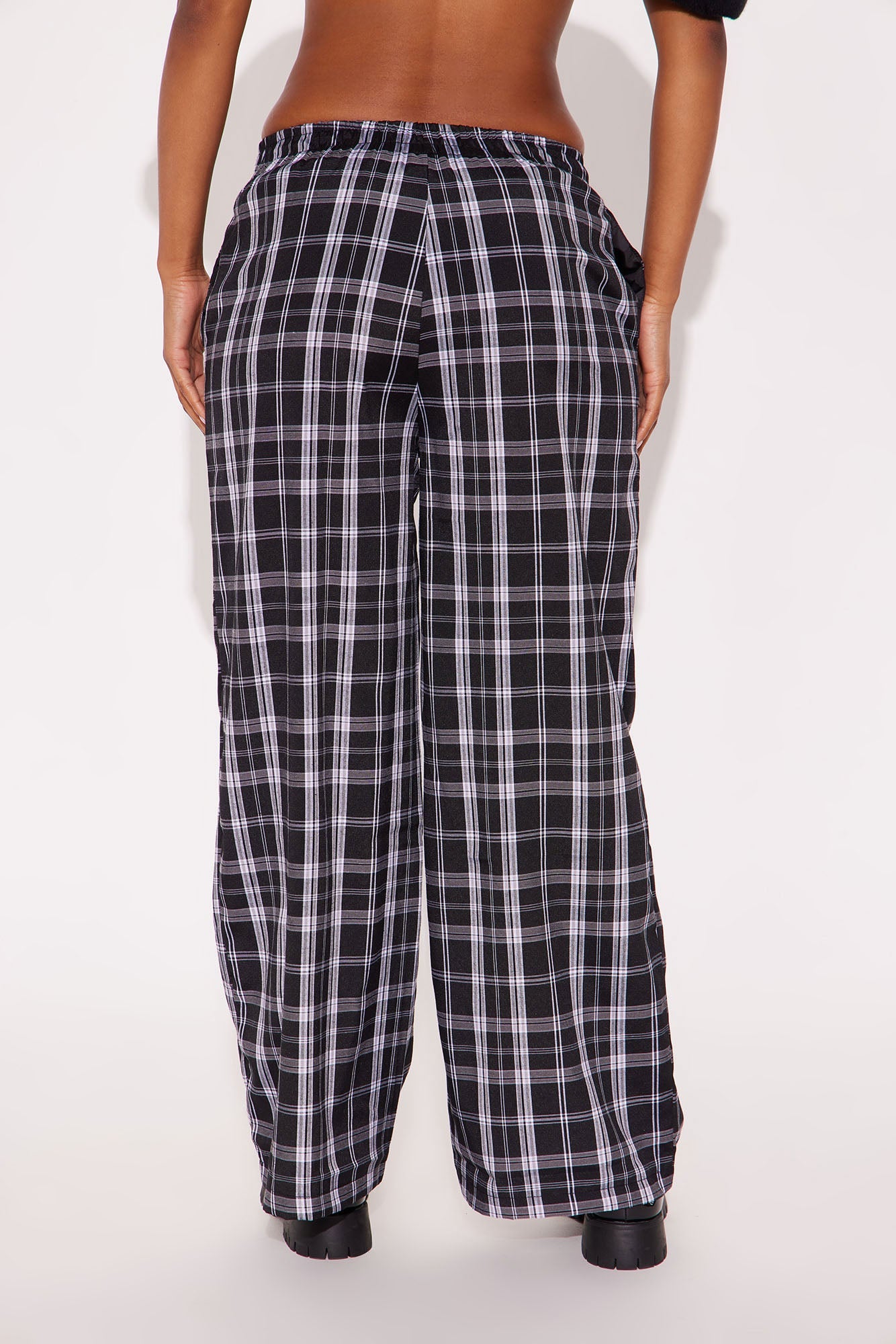 Chill All Day Plaid Boxer Pant - Black/White