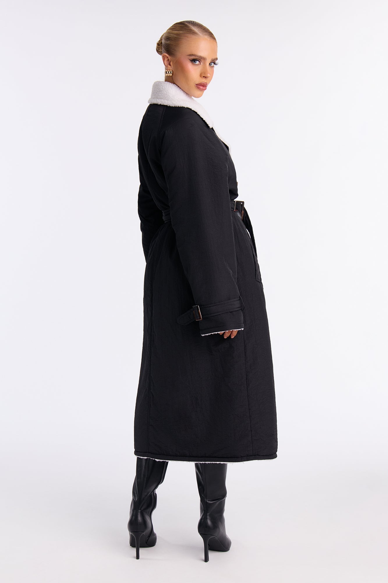 Mountain Escape Belted Sherpa Lined Trench Coat - Black