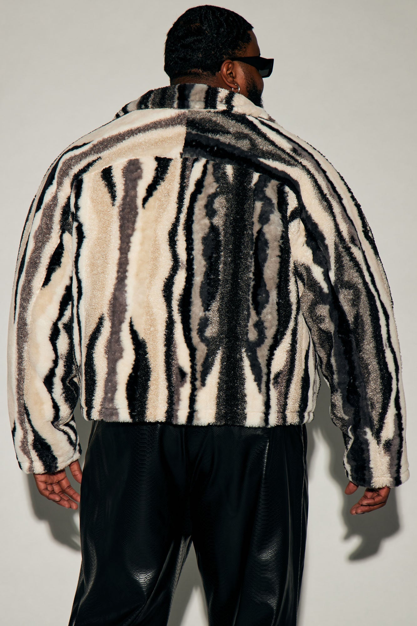 Fuzzy Feeling Cropped Jacket - Black/combo