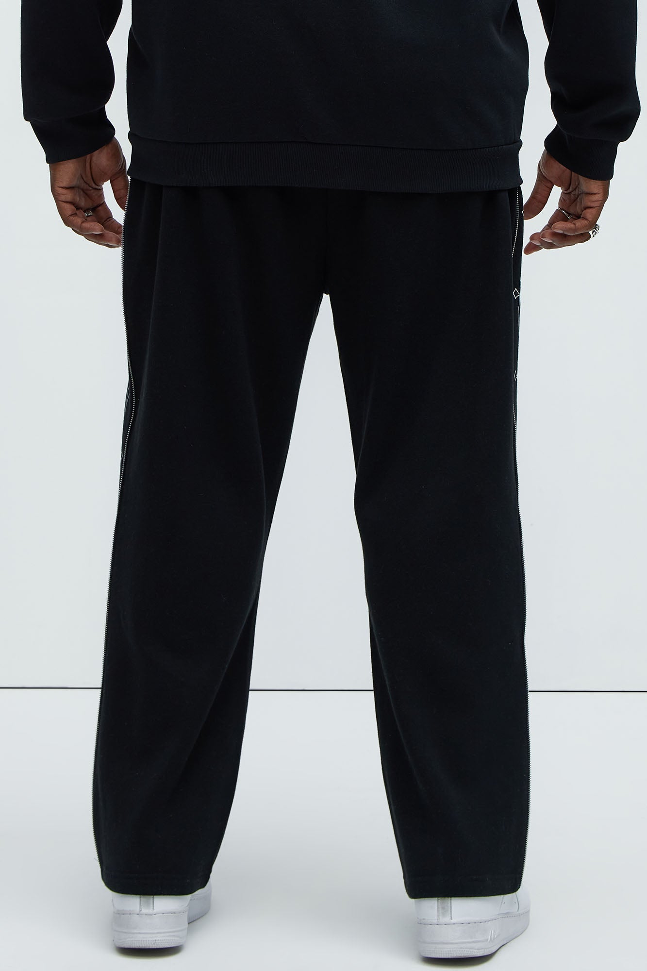 Tyson Cross Straight Sweatpants - Black