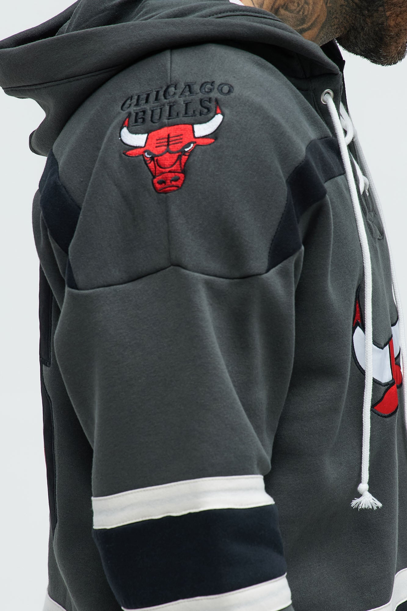 Bulls Body Check Hoodie - Grey