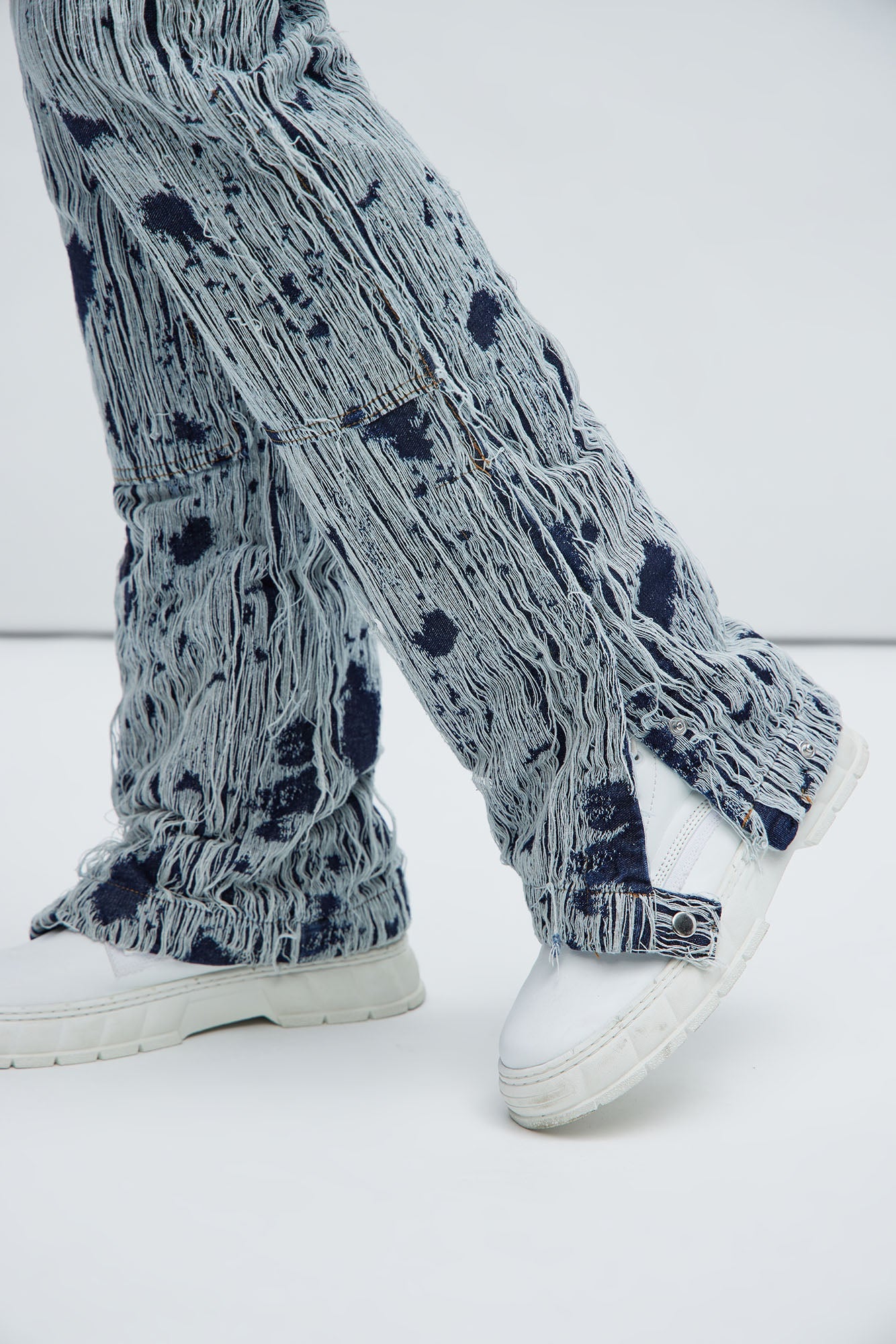 Riley Carpenter Slim Flare Frayed Denim Jeans - Indigo