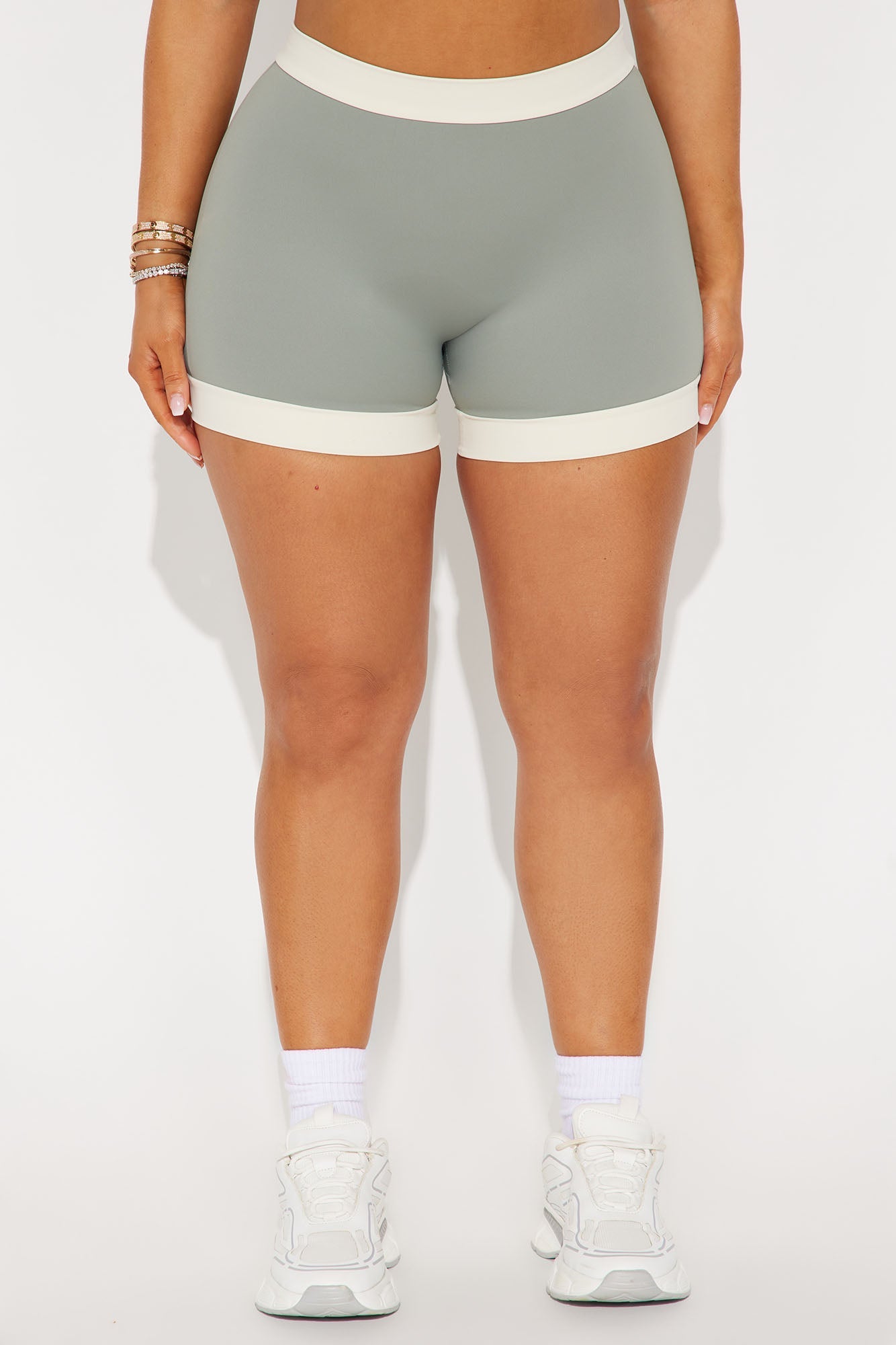 Feel The Breeze Active Hot Short - Sage