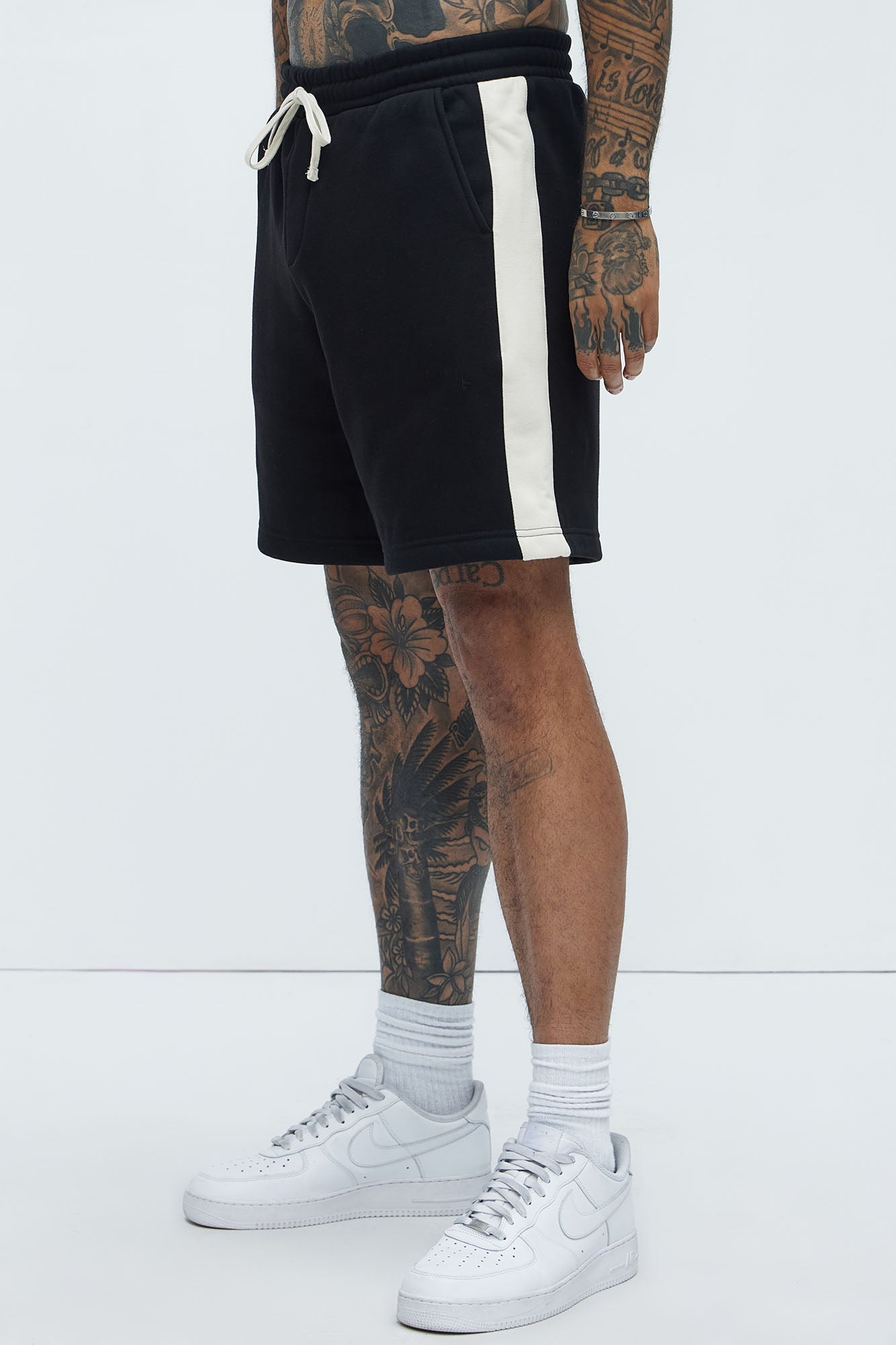 Tyson Oversized Heavyweight Striped Shorts - Black