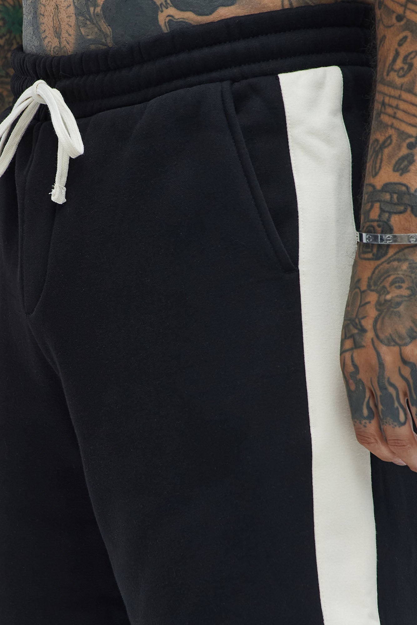 Tyson Oversized Heavyweight Striped Shorts - Black