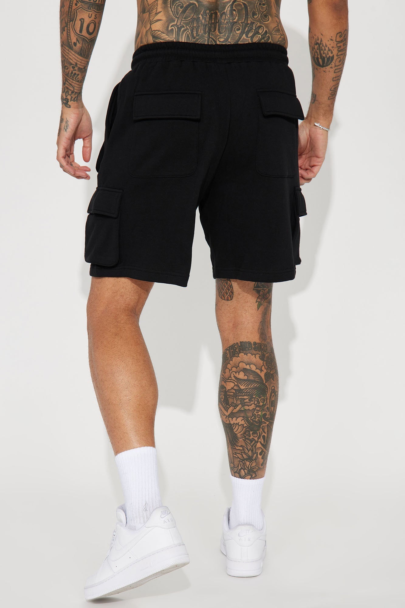 Different Levels Relaxed Cargo Shorts - Black