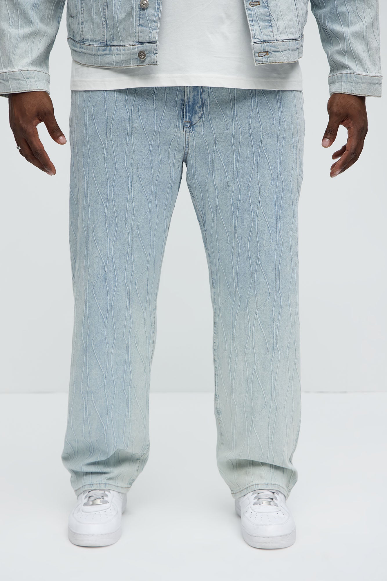 Wavy Jacquard Straight Jeans - Light Blue Wash