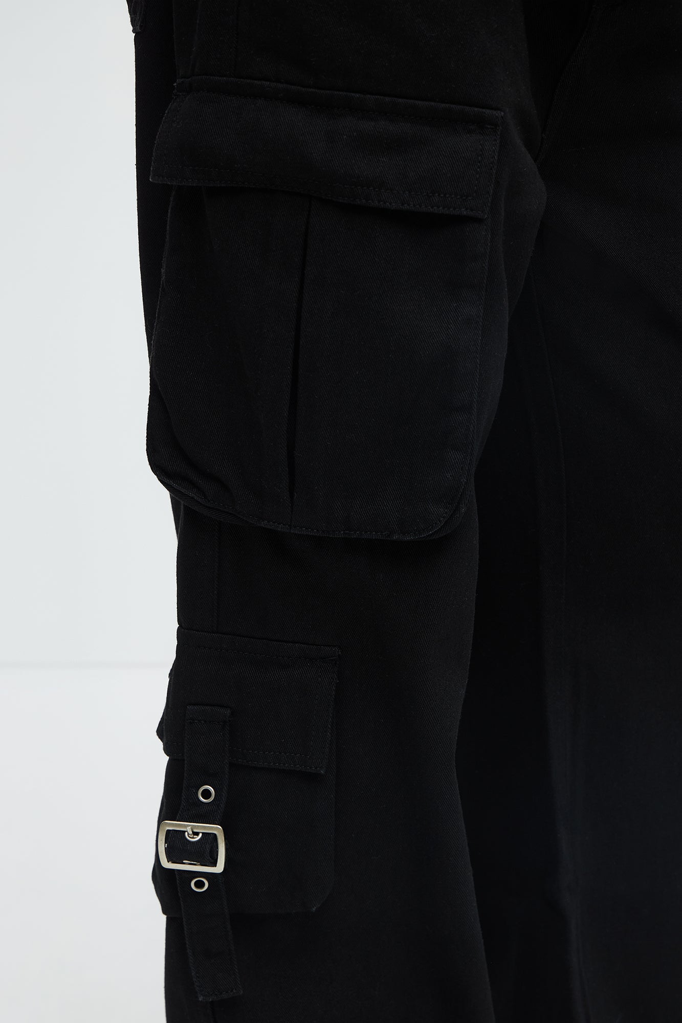 These Streets Cargo Buckle Straps Baggy Jeans - Black
