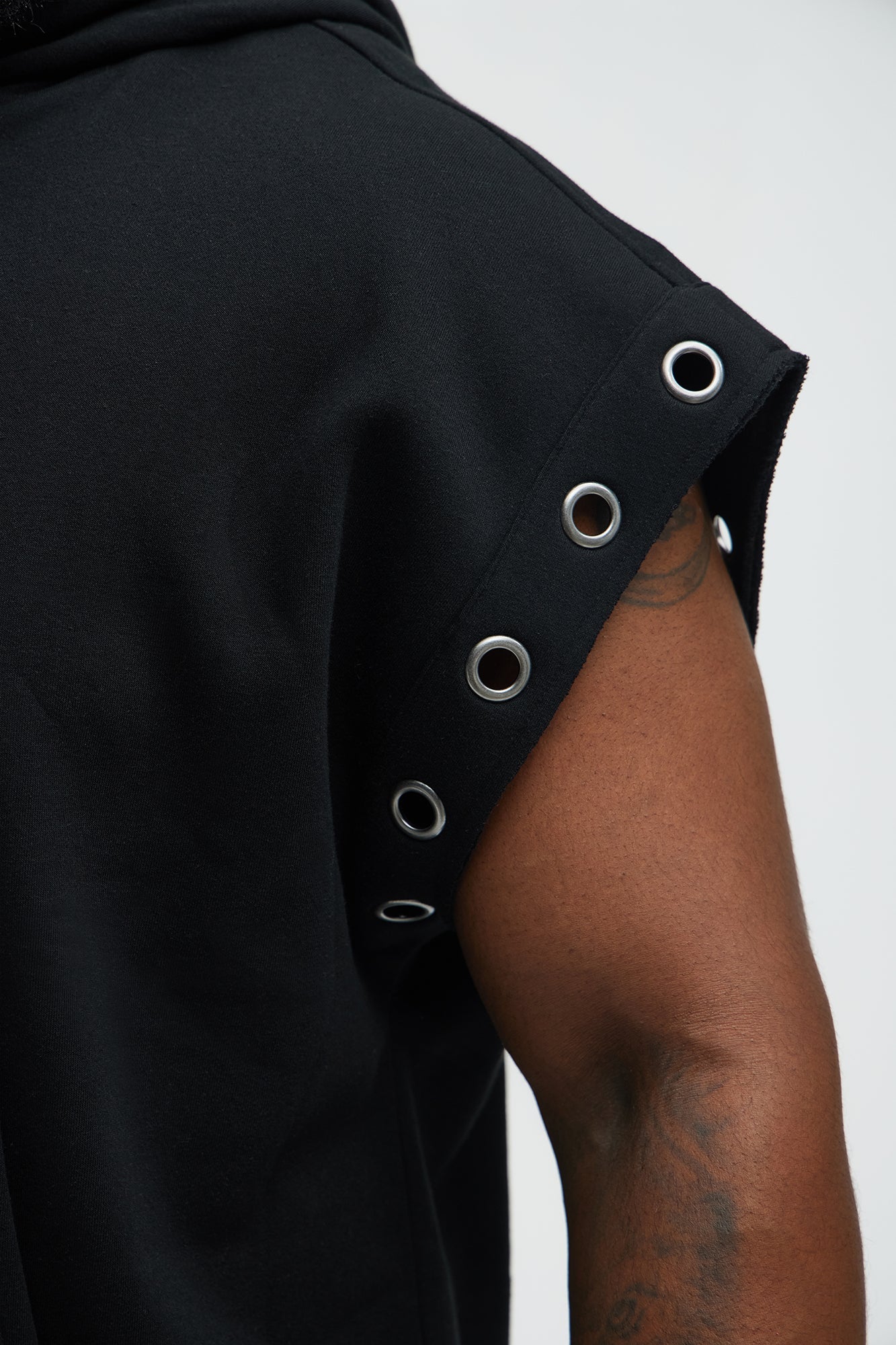 Tyson Ring Sleeveless Hoodie - Black