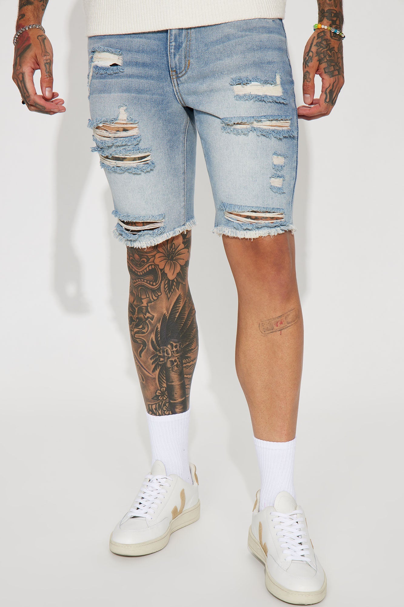 Back To It Distressed Raw Hem Slim Denim Shorts - Light Wash