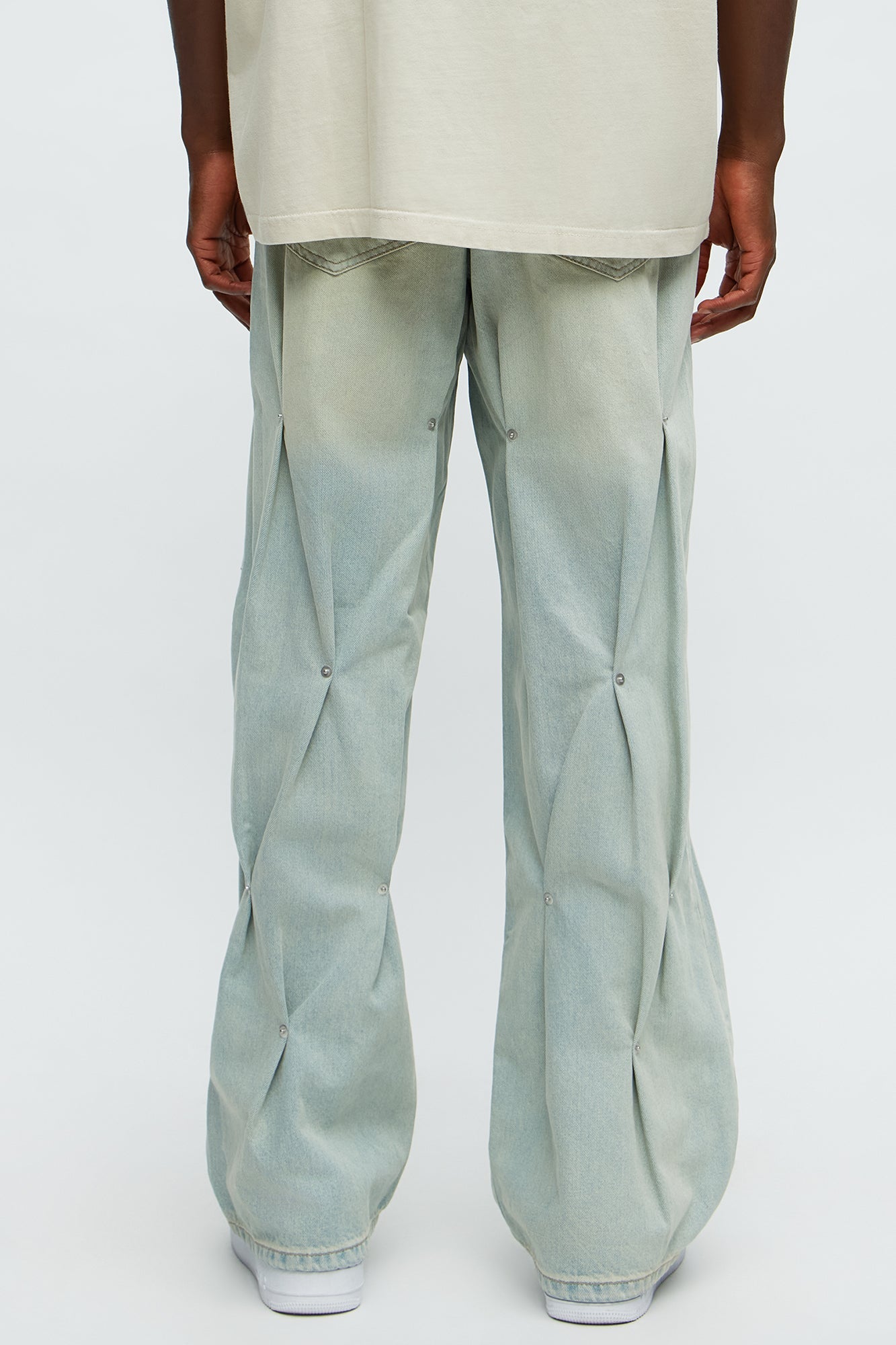 Rivet Edge Baggy Jeans - Light Wash
