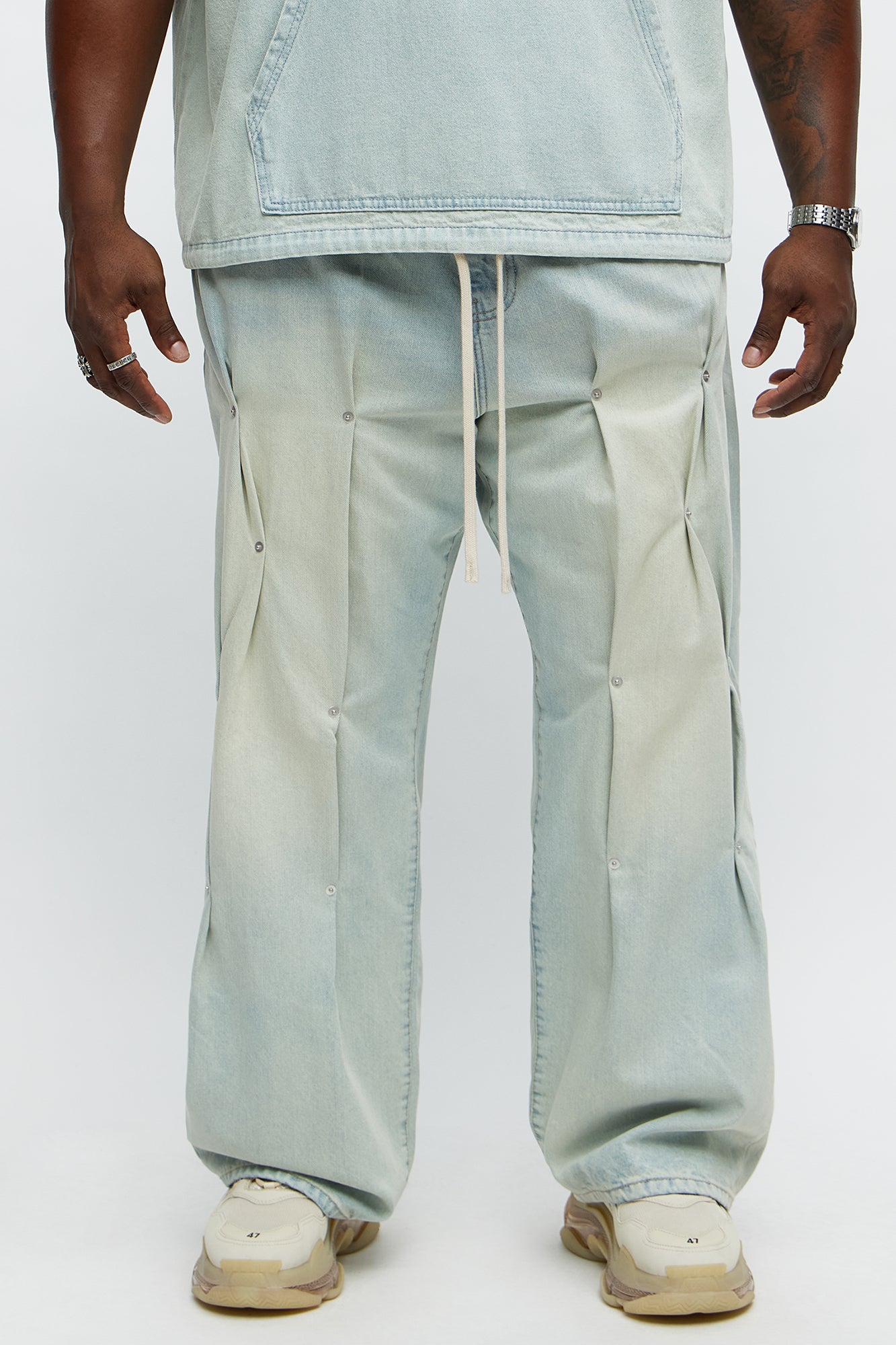 Rivet Edge Baggy Jeans - Light Wash