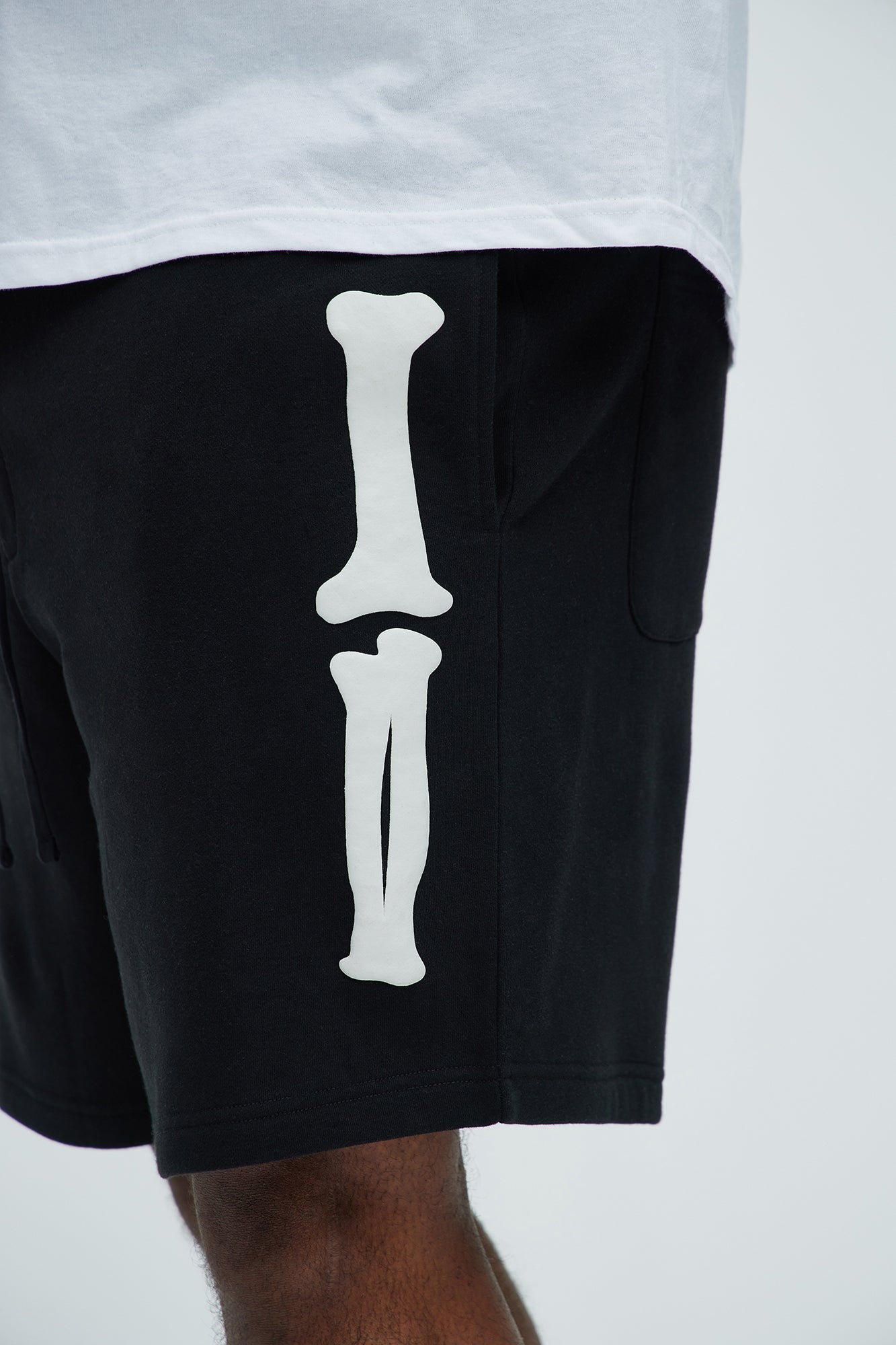 Tyson Bones Relaxed Shorts - Black