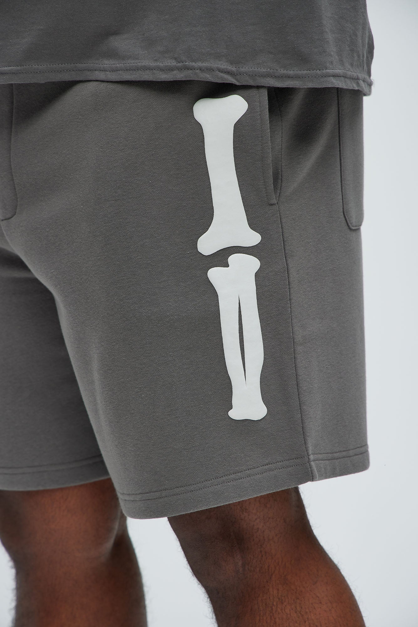 Tyson Bones Relaxed Shorts - Charcoal