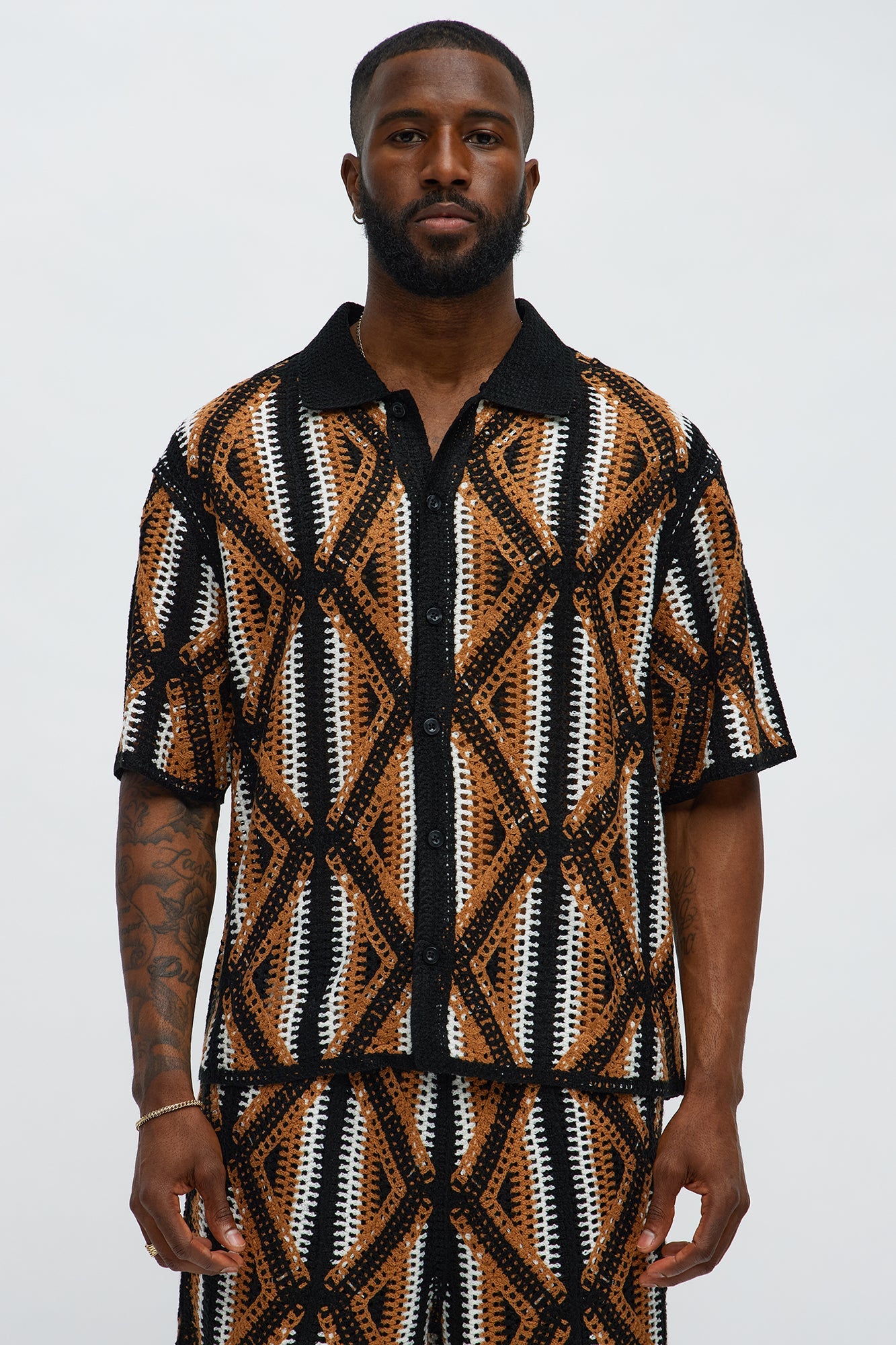 Cropped Relaxed Triangles Knit Closed Collar Shirt - Black/combo