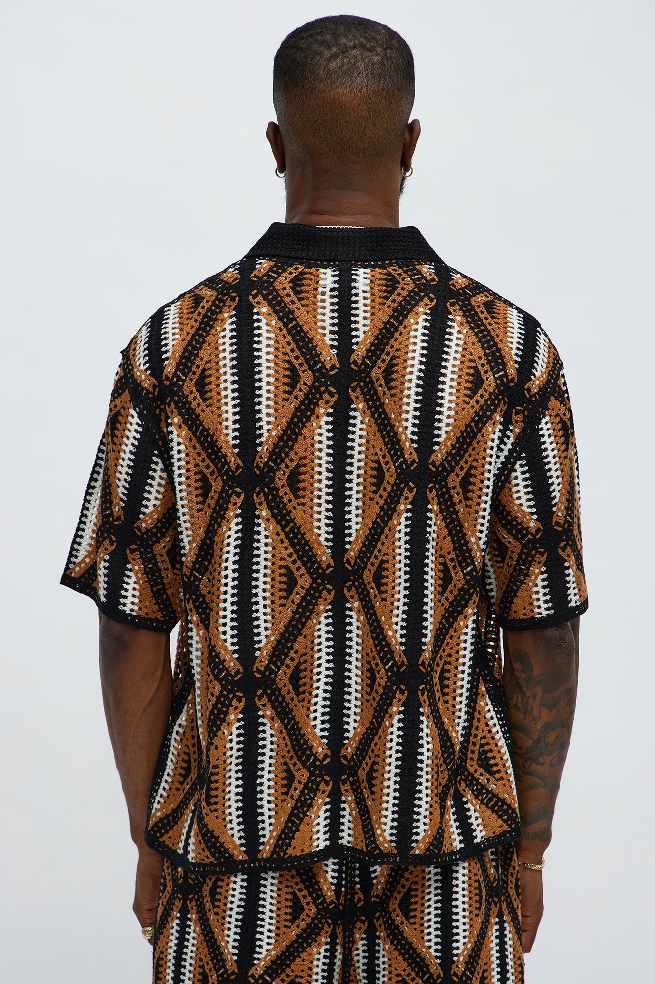 Cropped Relaxed Triangles Knit Closed Collar Shirt - Black/combo