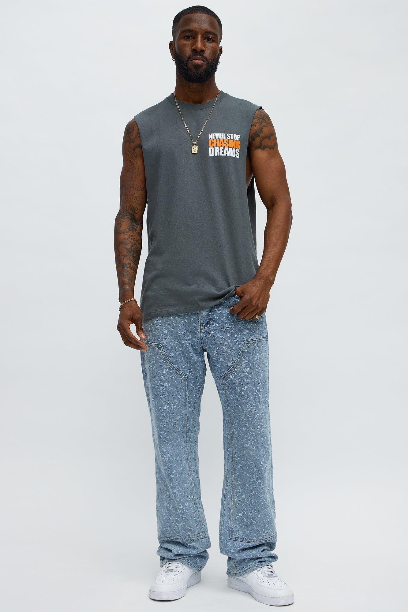 Never Stop Chasing Dreams Muscle Tee - Grey