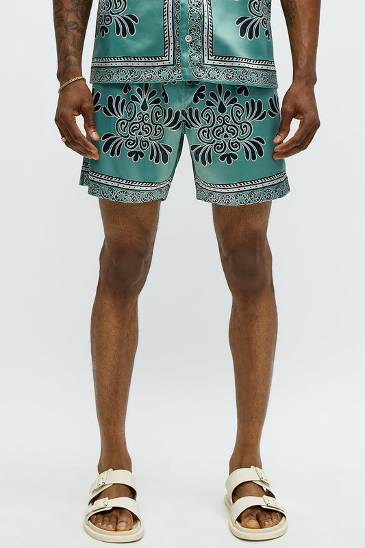 Relaxed Centerpiece Short - Green/combo