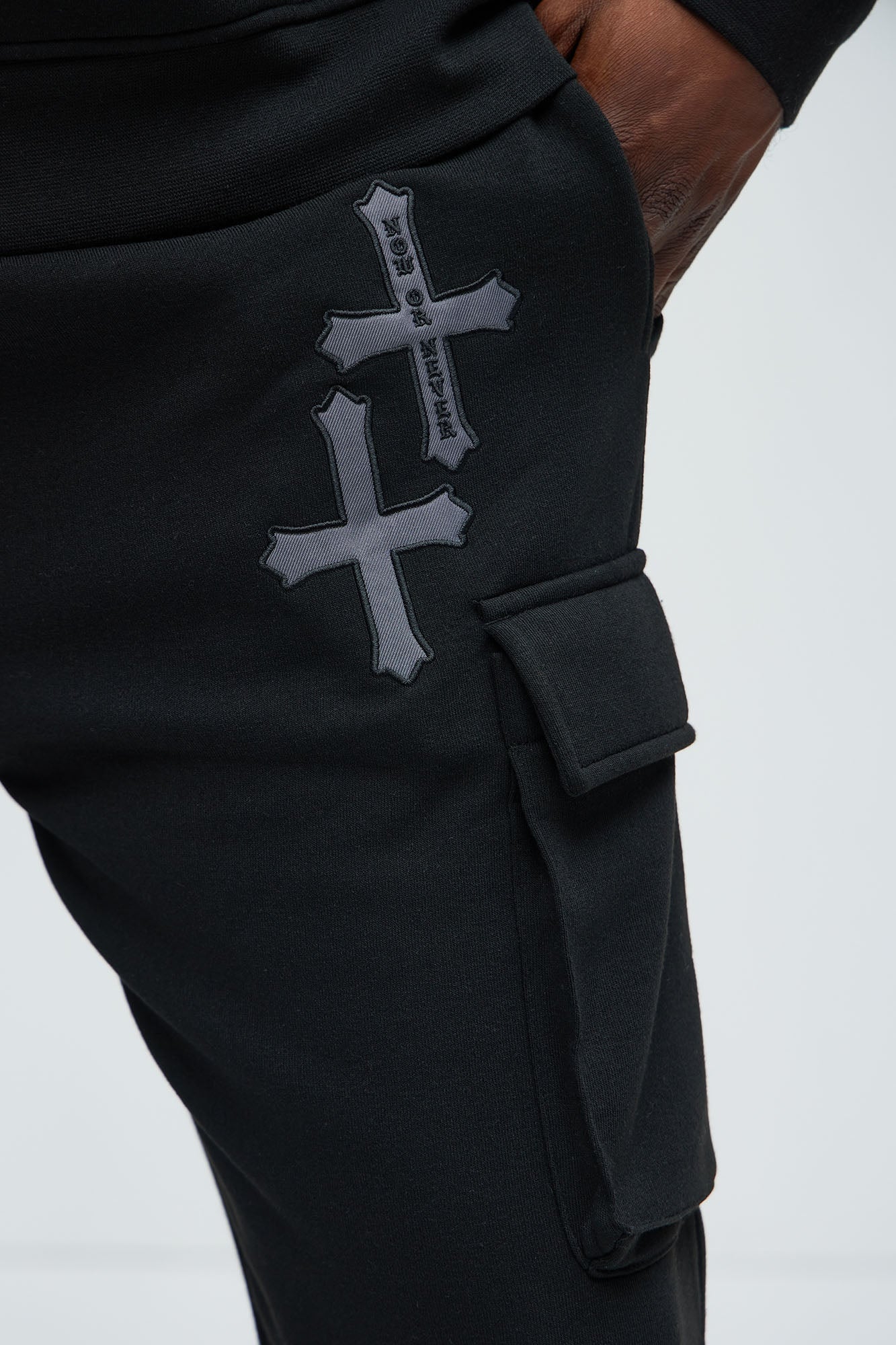 Crosses Cargo Sweatpant - Black