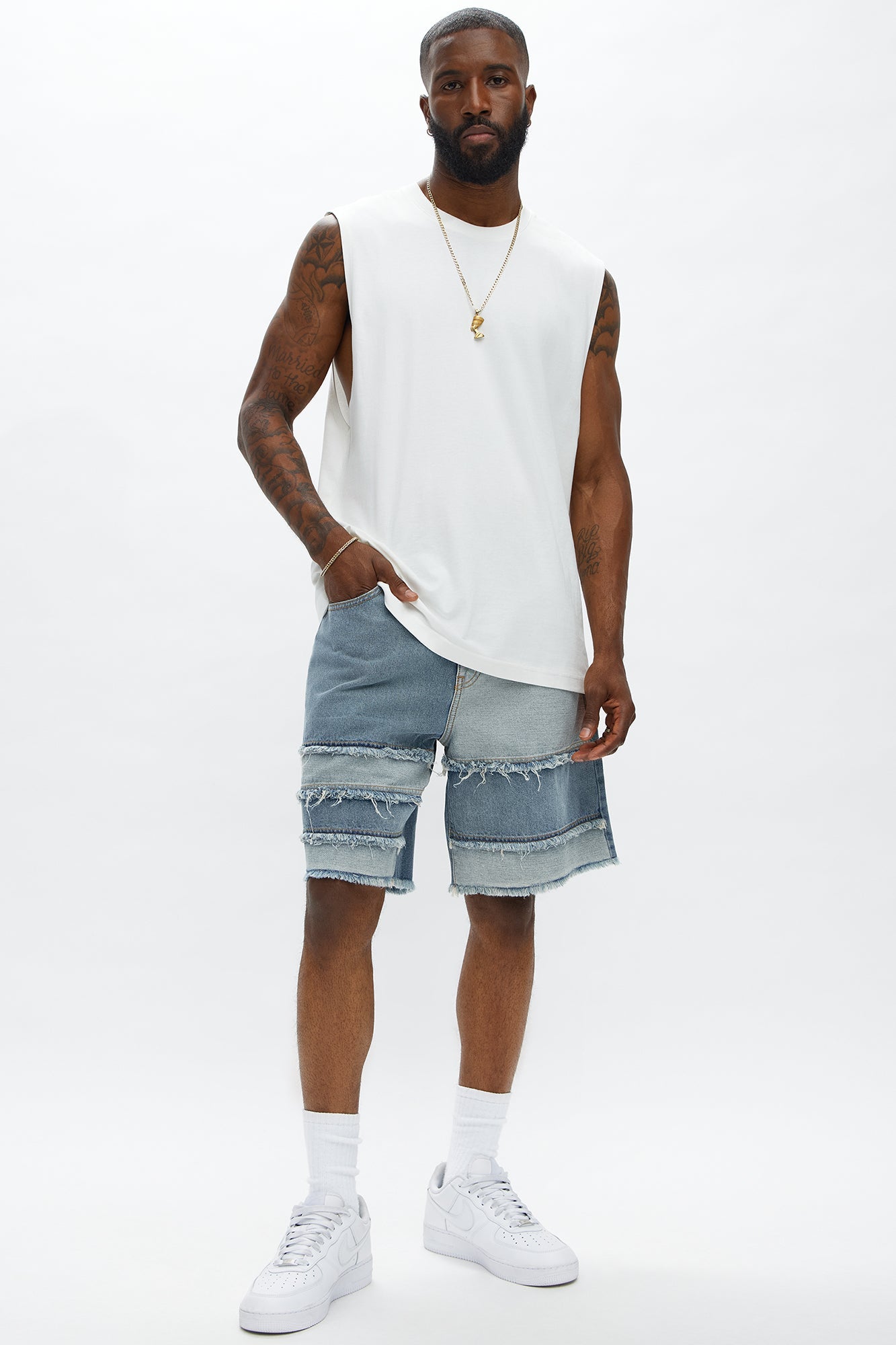 Relaxed Contrast With The Fray Denim Shorts - Medium Blue Wash