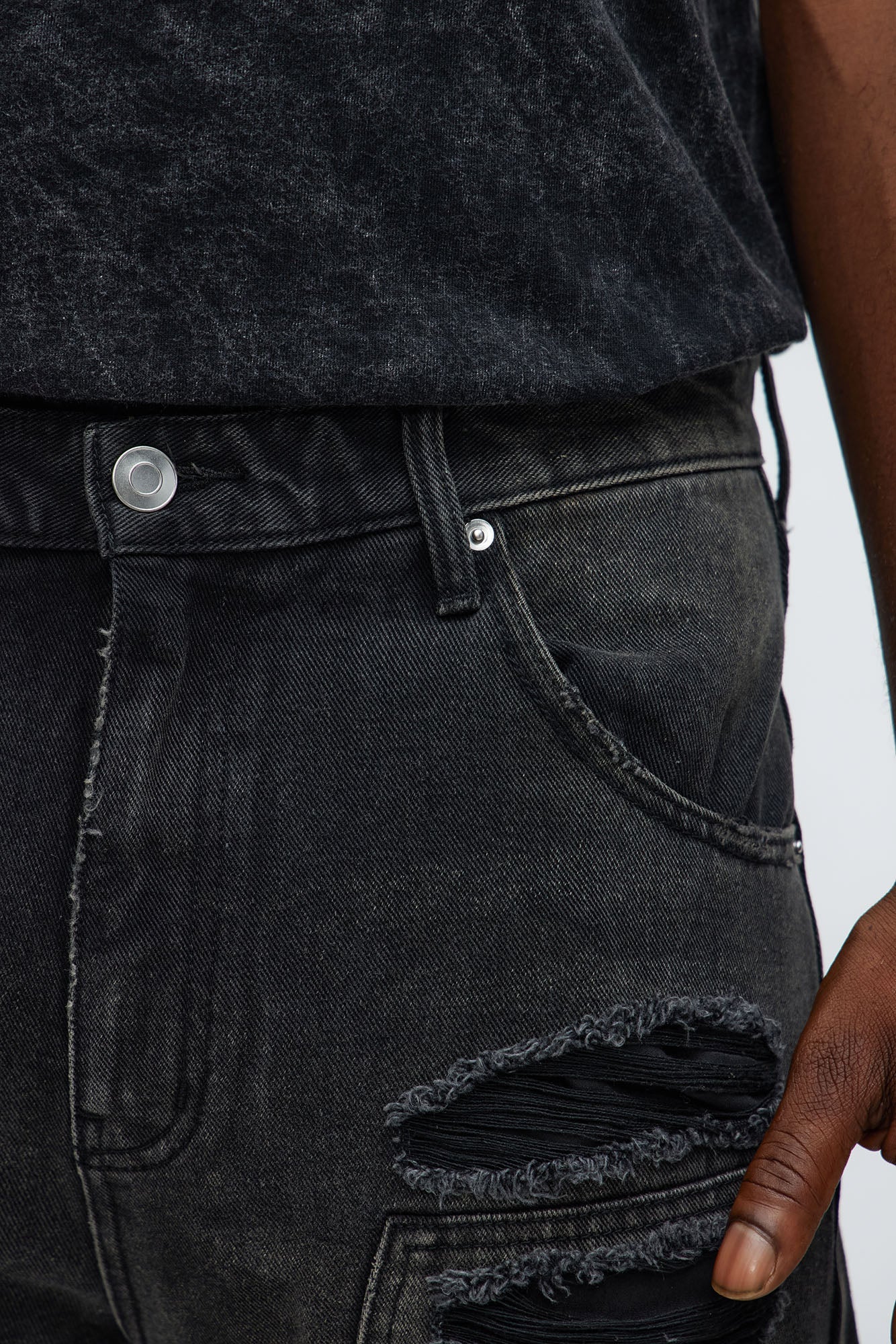 Baggy Get Closer Distressed Cargo Jeans - Black Wash