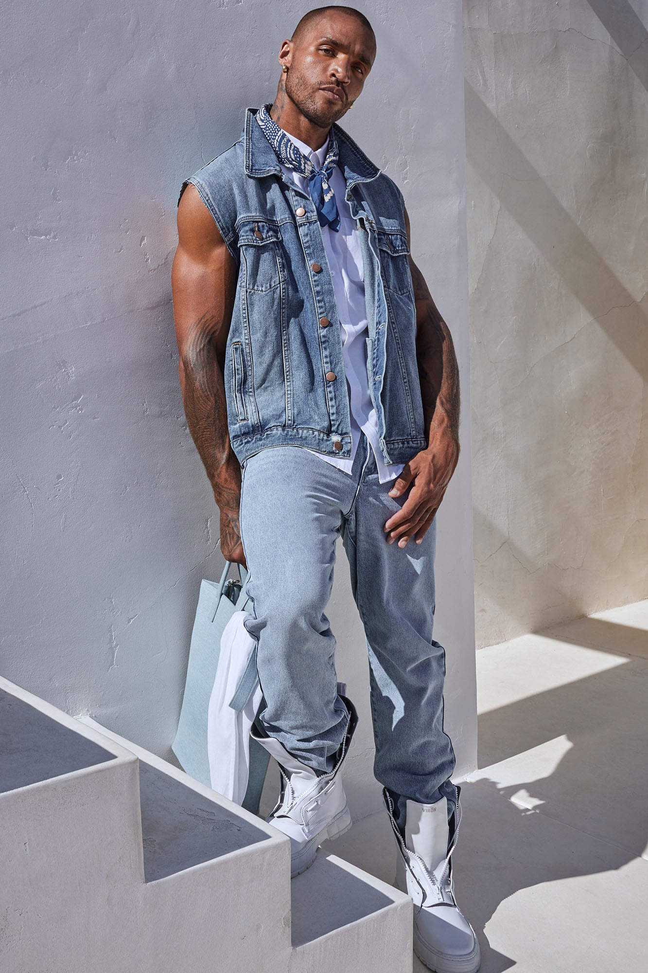 Dean Straight Jeans - Light Blue Wash