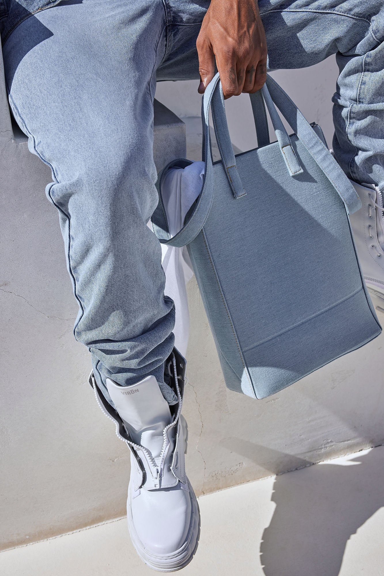 Dean Straight Jeans - Light Blue Wash