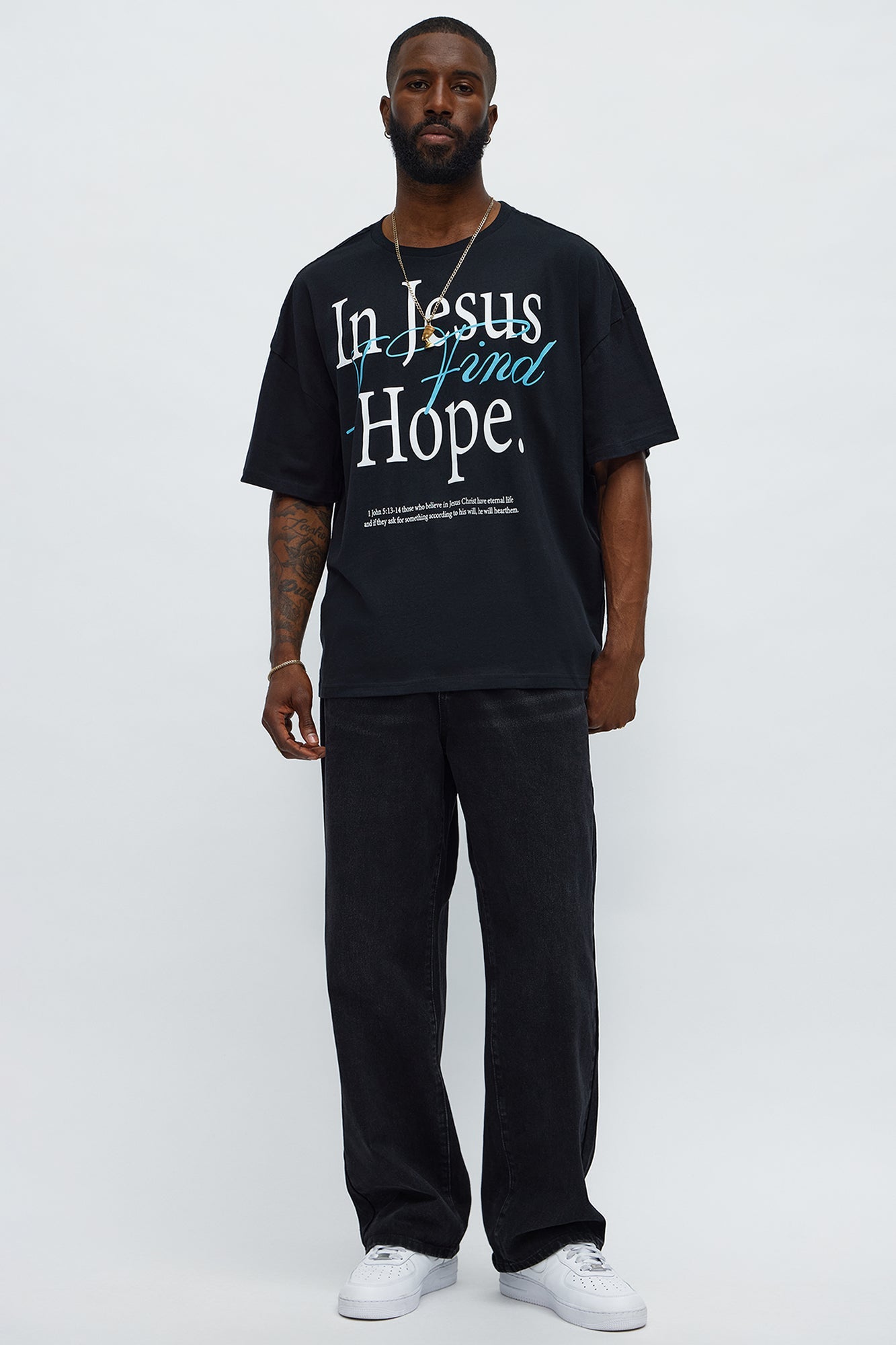 In Jesus I Find Hope Boxy Short Sleeve Tee - Black