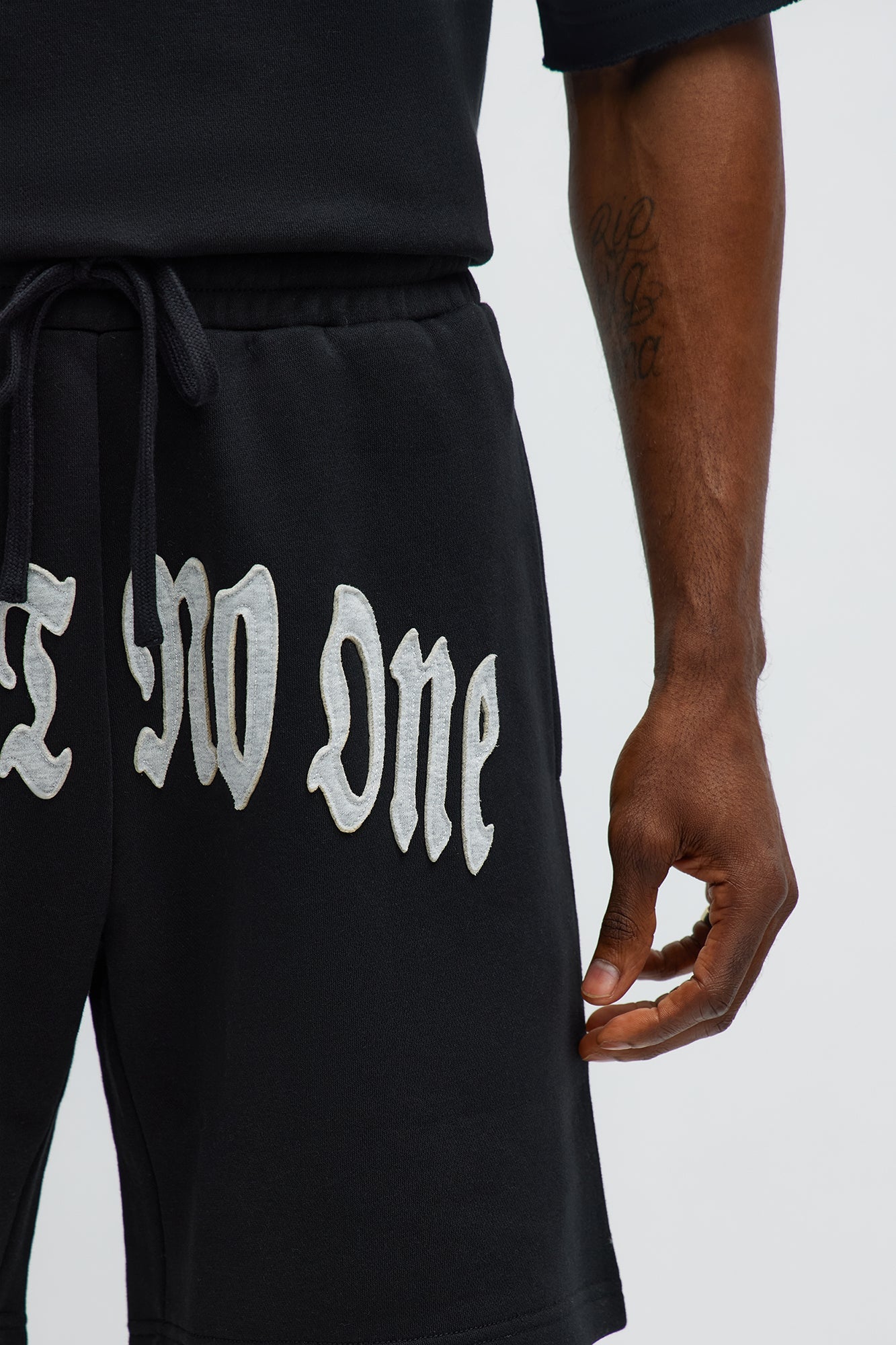 Tyson Relaxed Trust Issues Shorts - Black