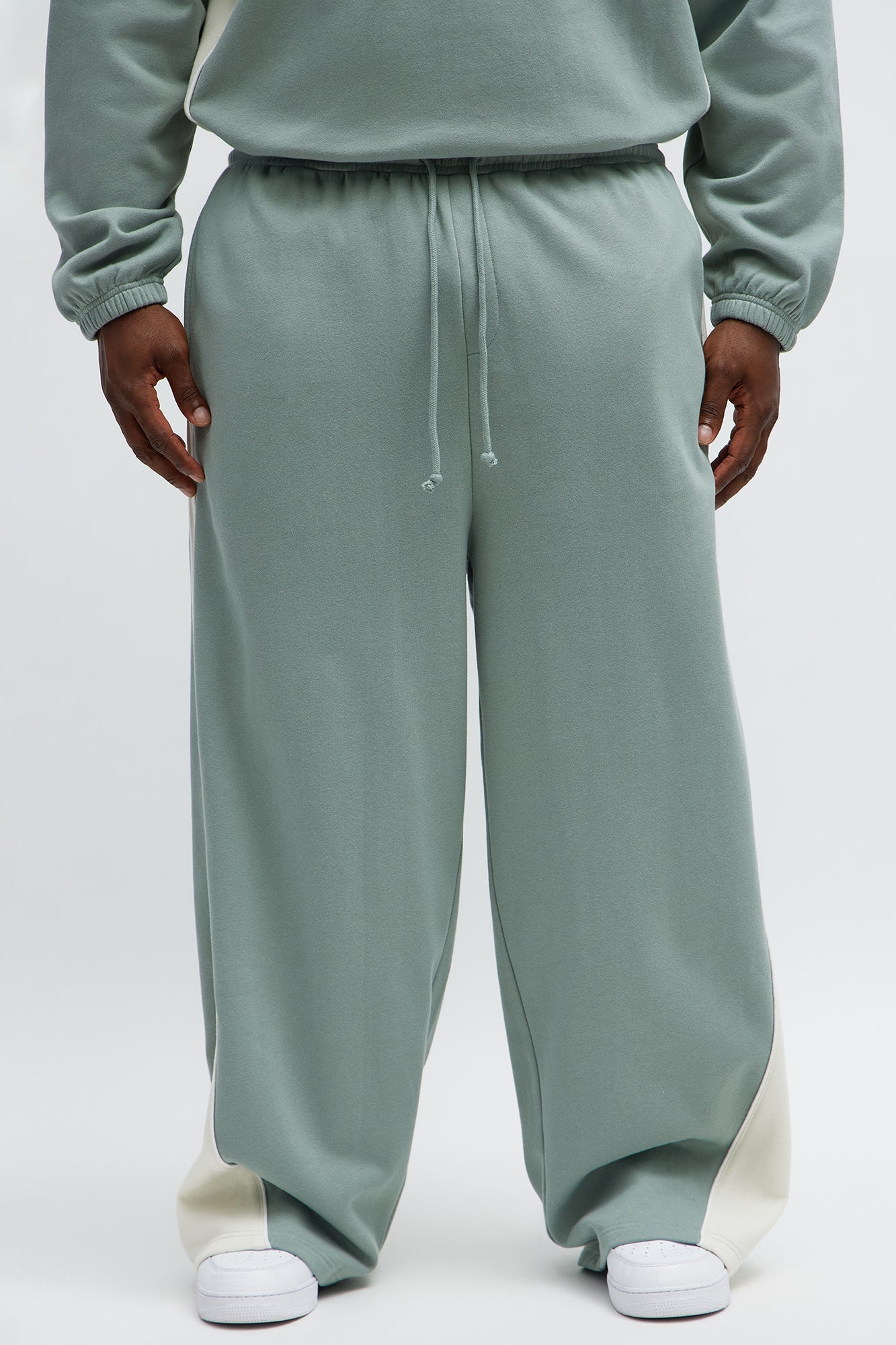 Ready Side Panel Sweatpant - Sage