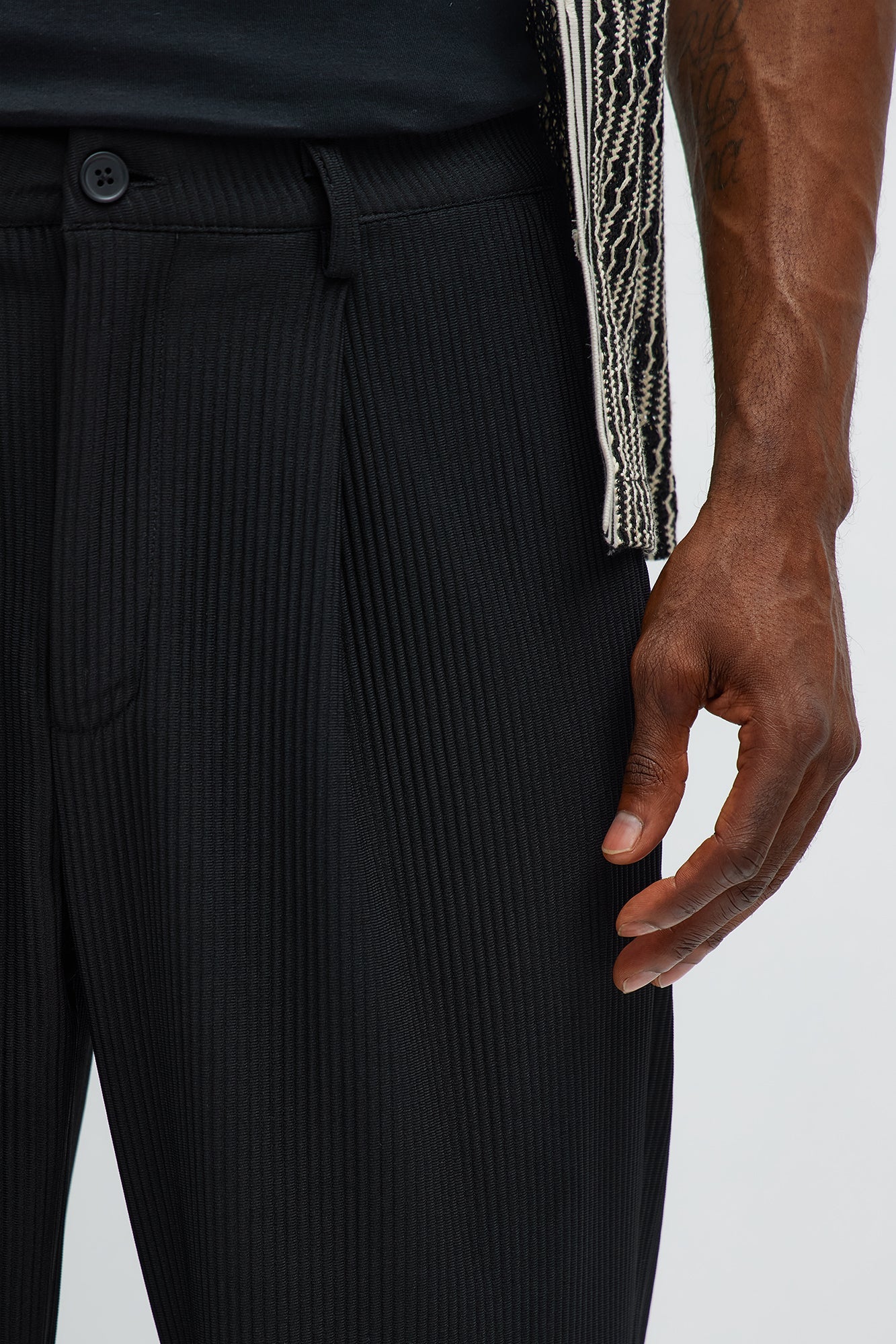 Show Up Straight Pleated Trousers - Black