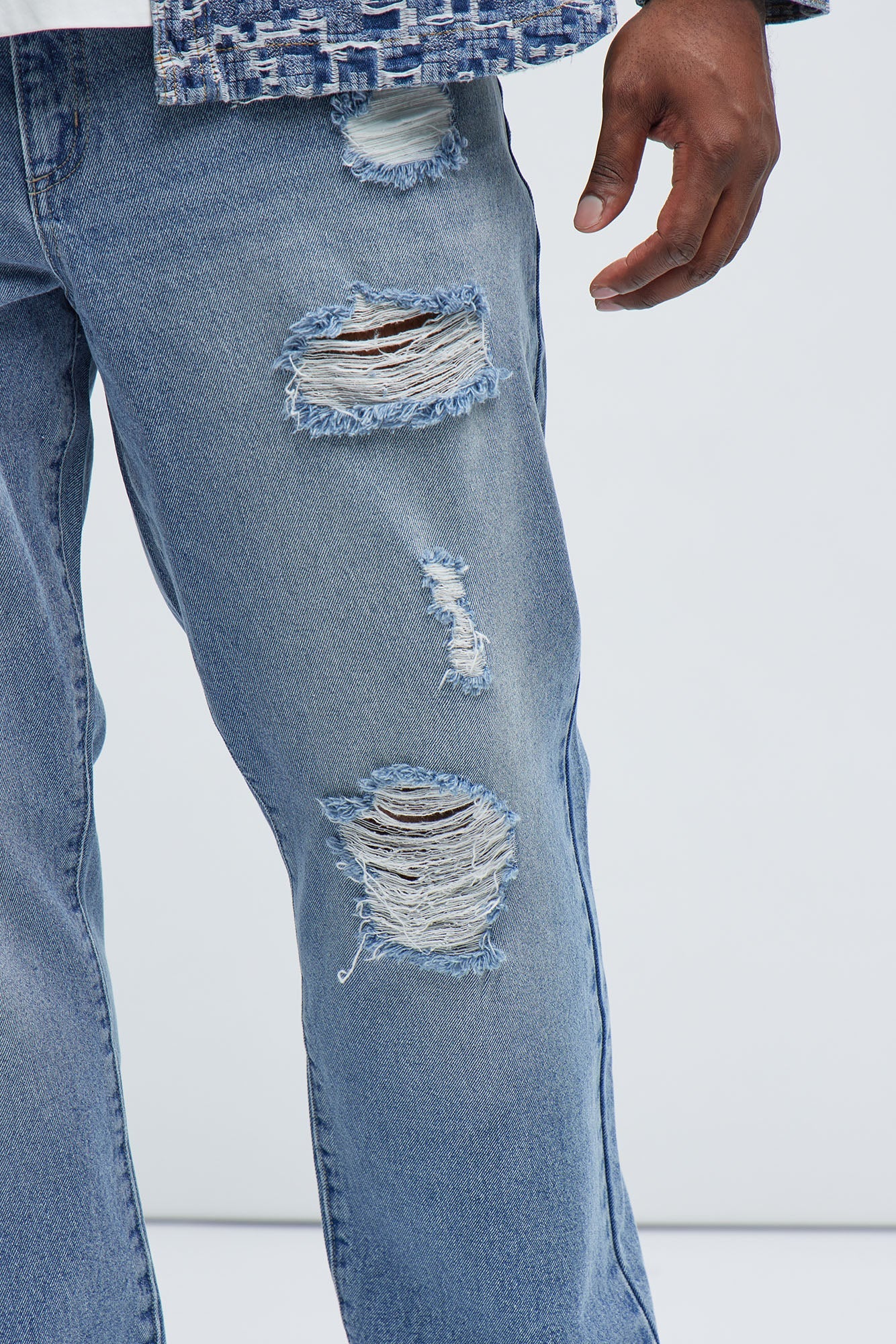 Peter Straight Distressed Jeans - Light Wash