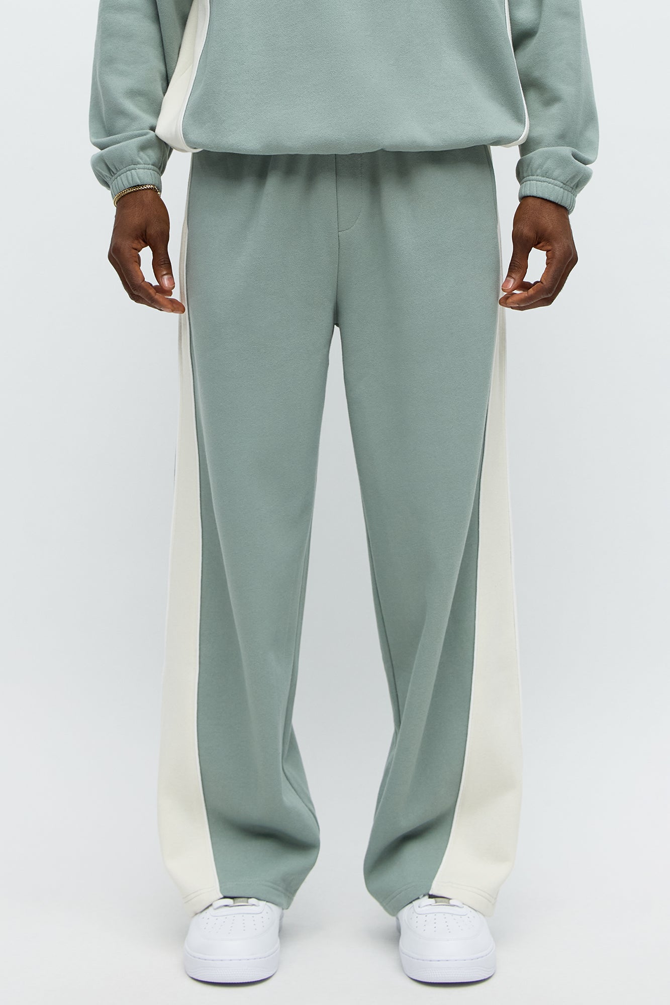 Ready Side Panel Sweatpant - Sage