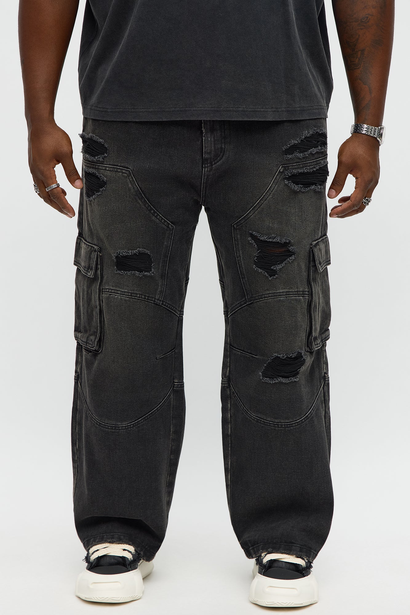 Baggy Get Closer Distressed Cargo Jeans - Black Wash