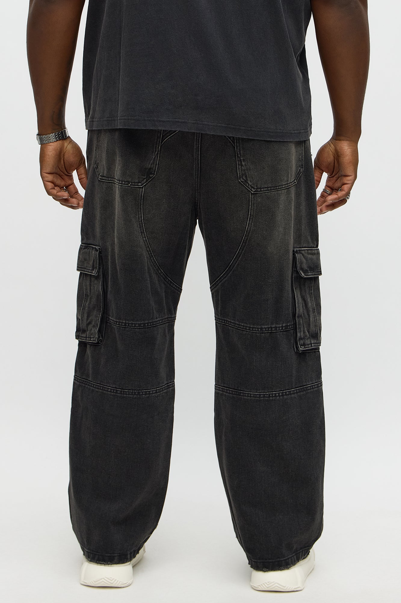 Baggy Get Closer Distressed Cargo Jeans - Black Wash
