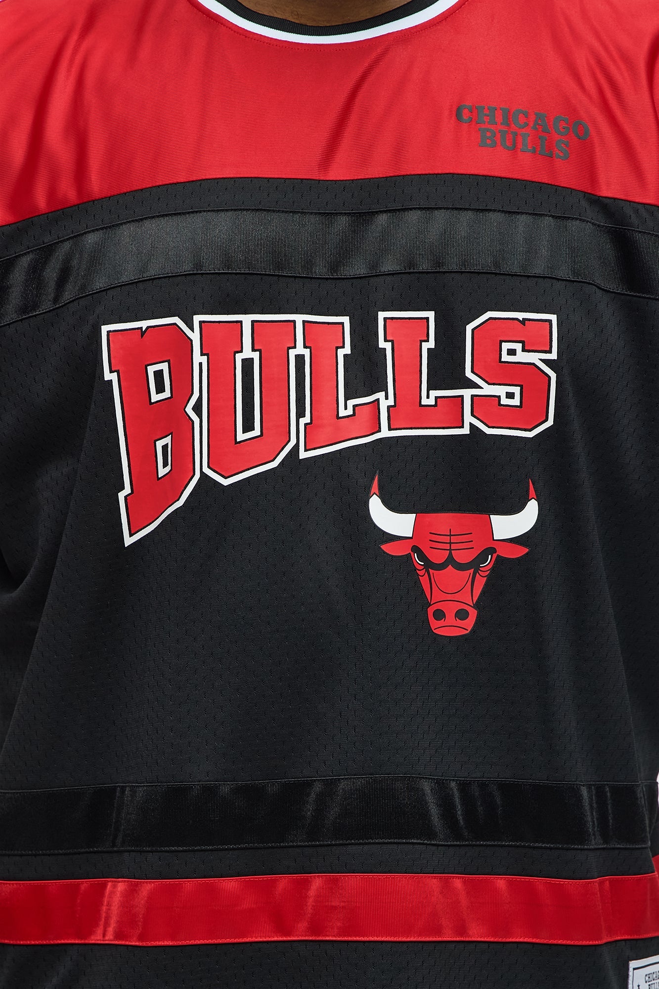 Bulls Regular Fit Basketball Tee - Black