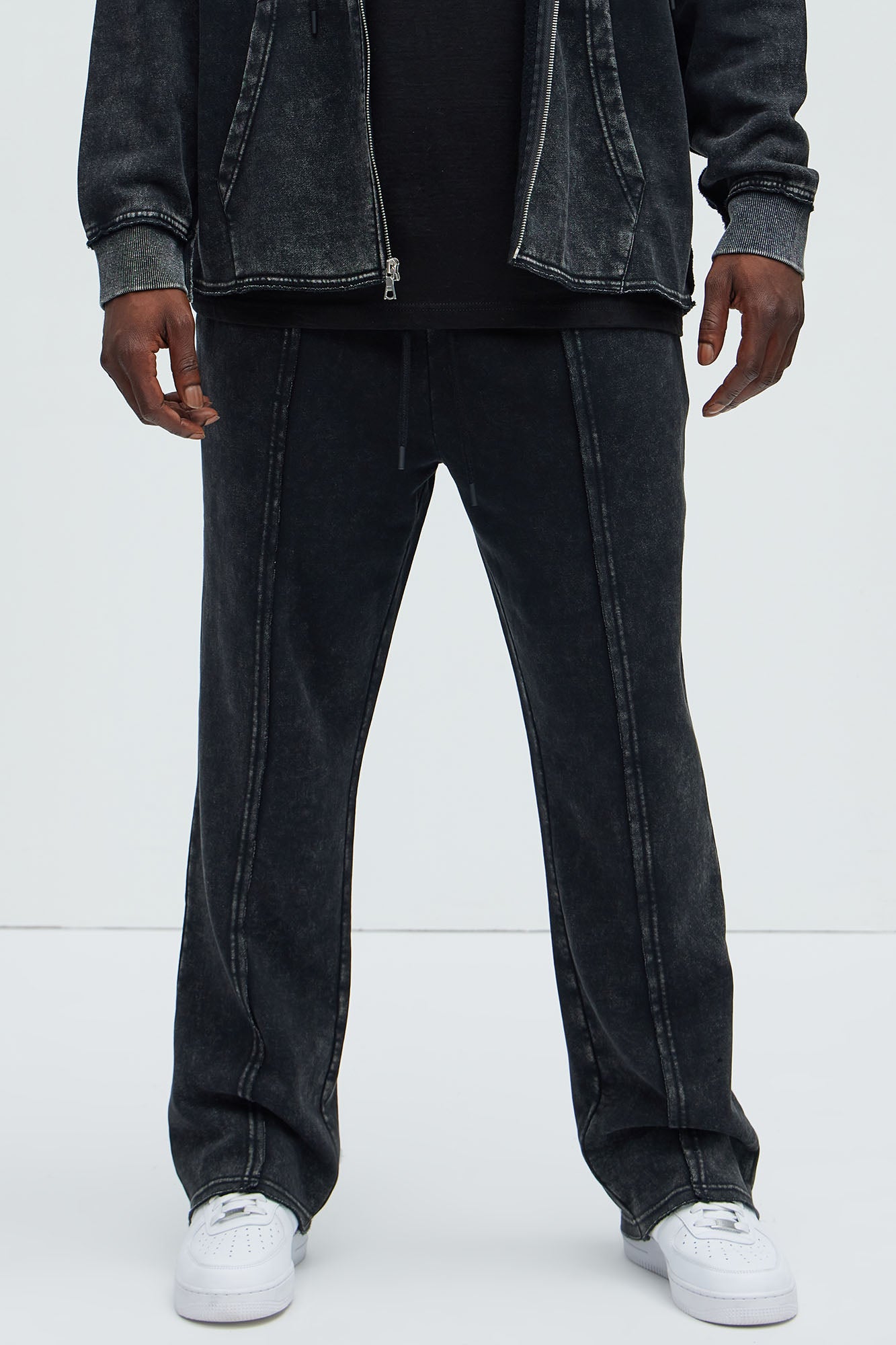 Tyson Frayed Seams Sweatpants - Black