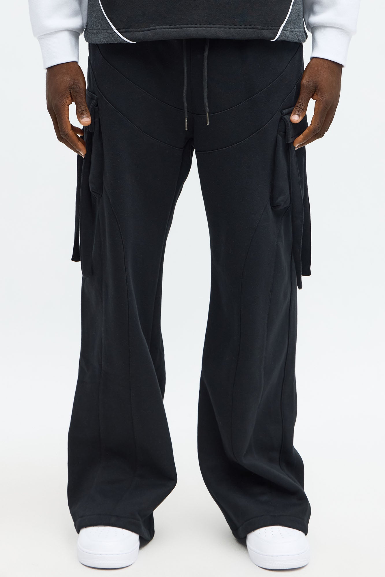 Baggy Cargo Look At Me Sweatpants - Black