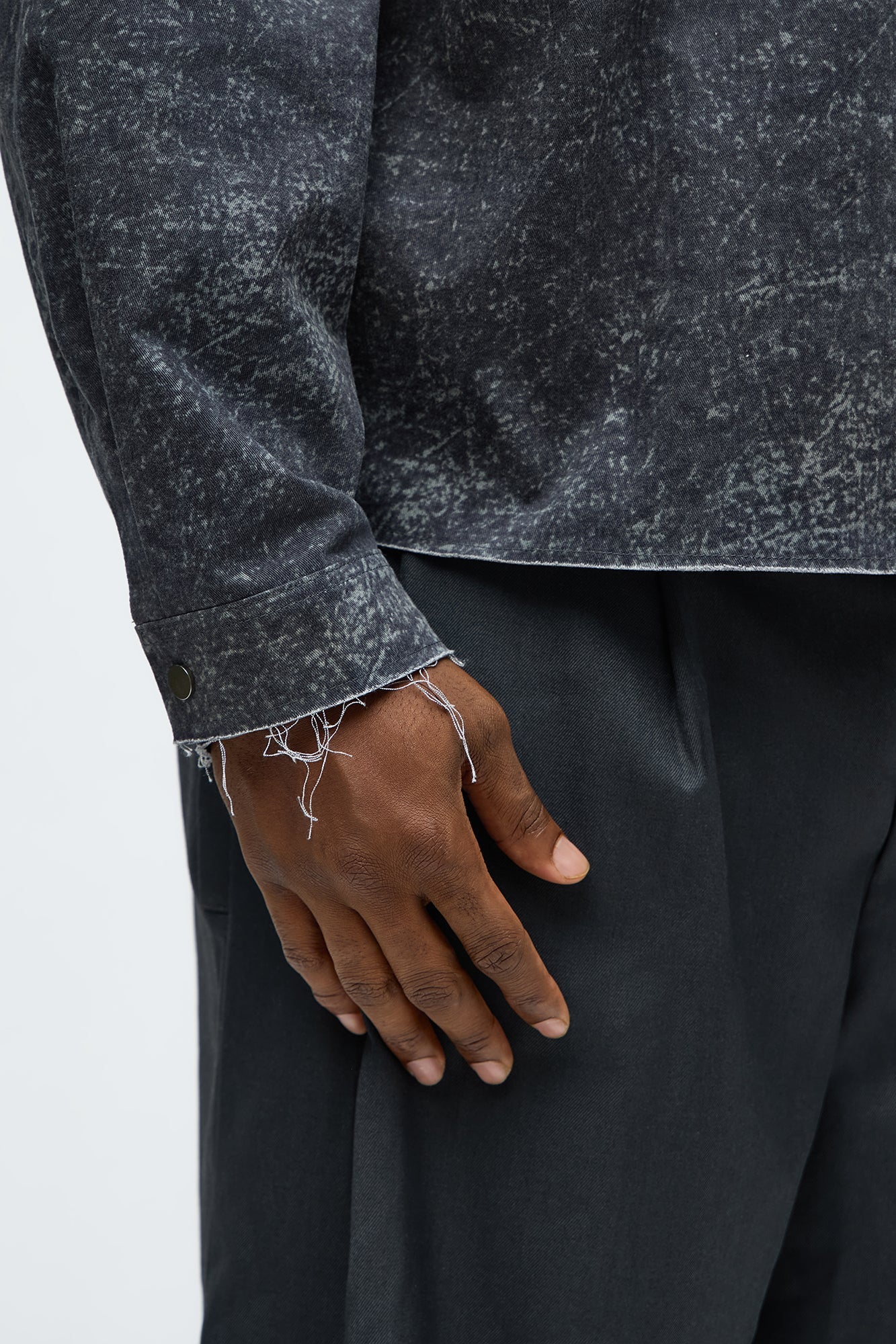 Cropped Raw Hem Long Sleeve Button Up Shirt - Black/combo