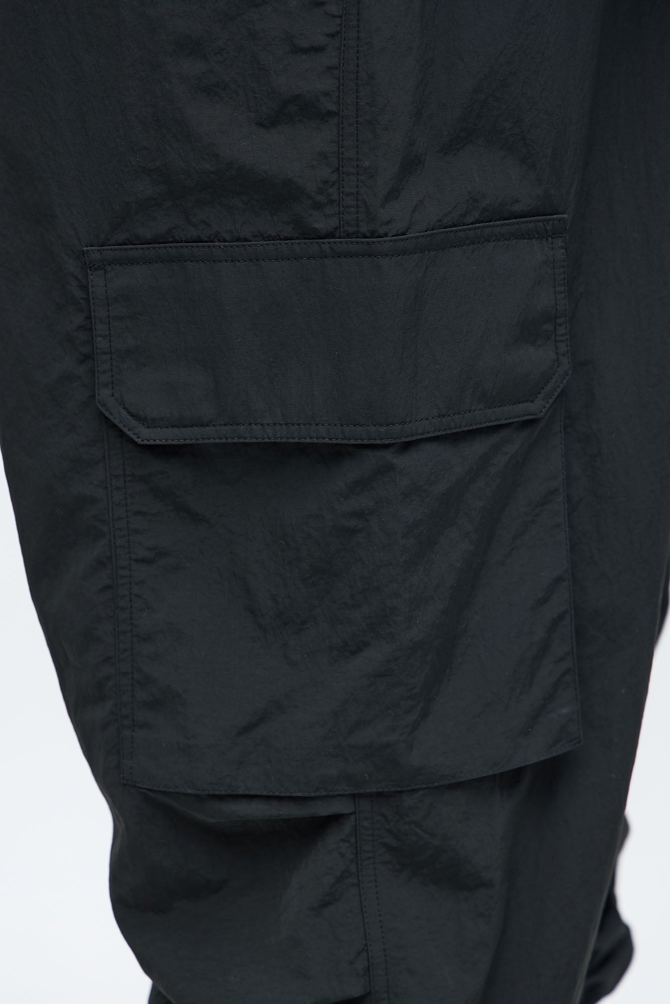 Relaxed Drop Waist Cargo Jogger - Black