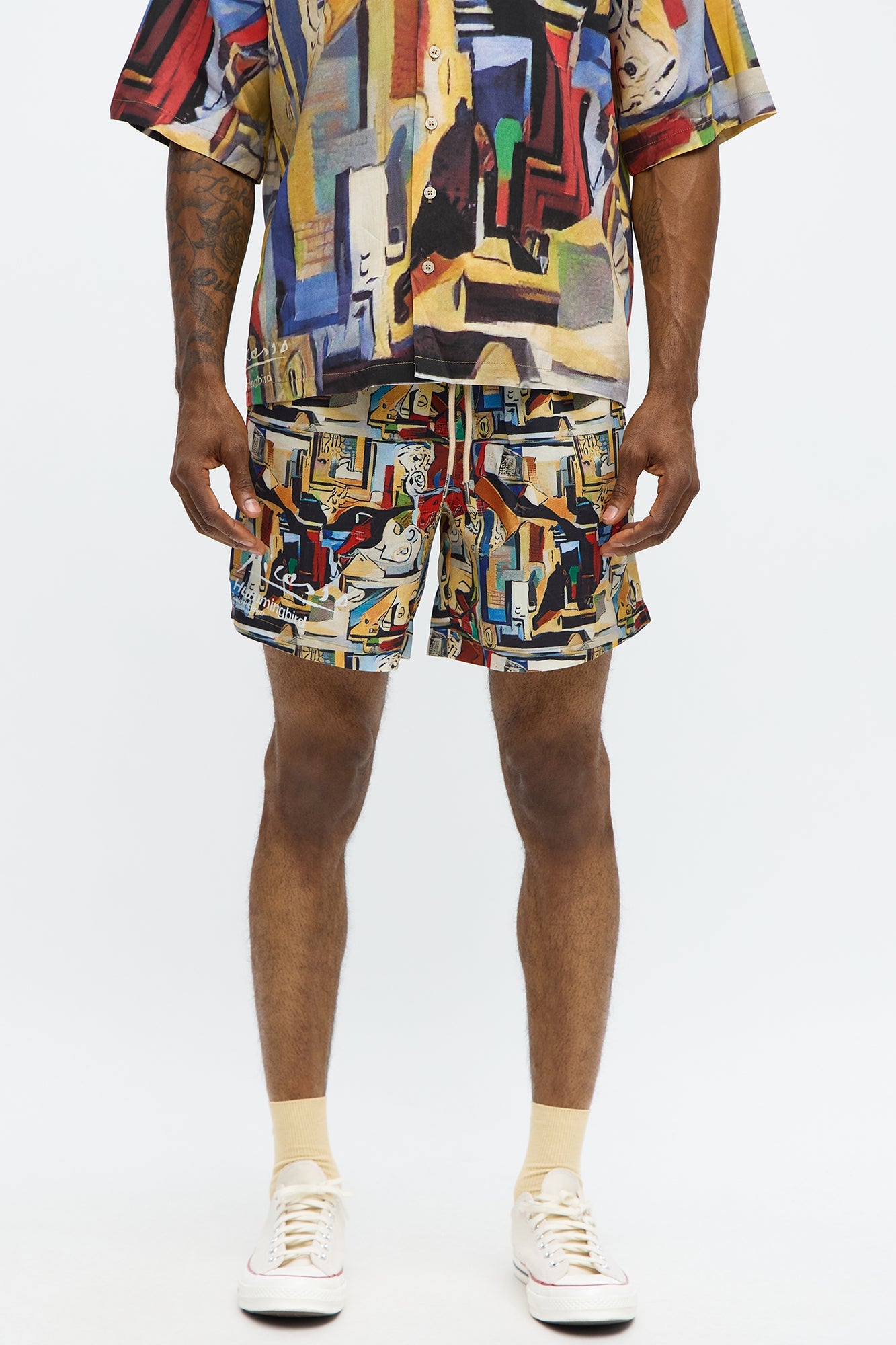 Relaxed Picasso A La Hummingbird Shorts - Multi Color