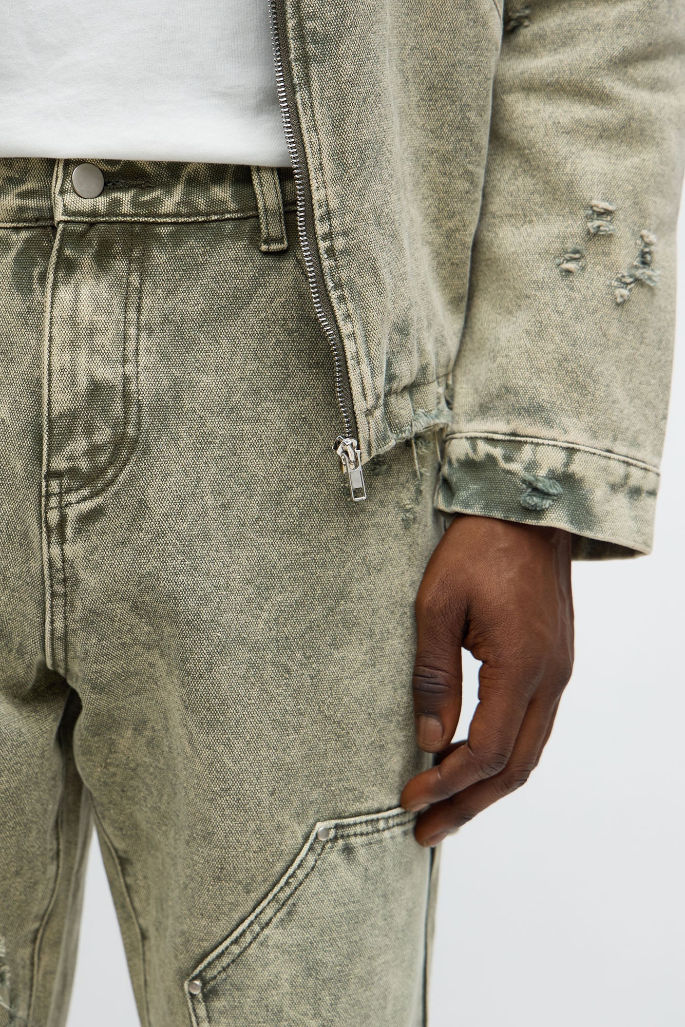 Straight Distressed Carpenter Jean - Olive