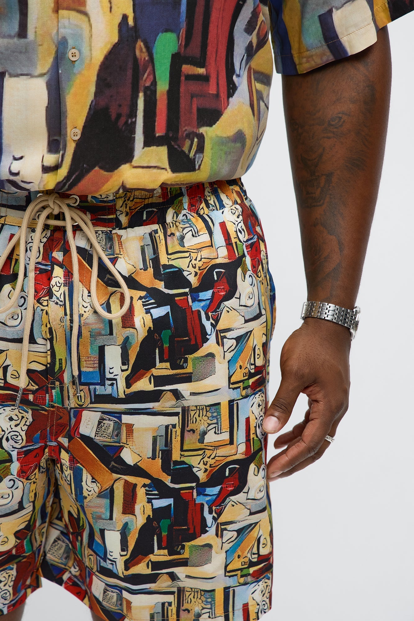 Relaxed Picasso A La Hummingbird Shorts - Multi Color