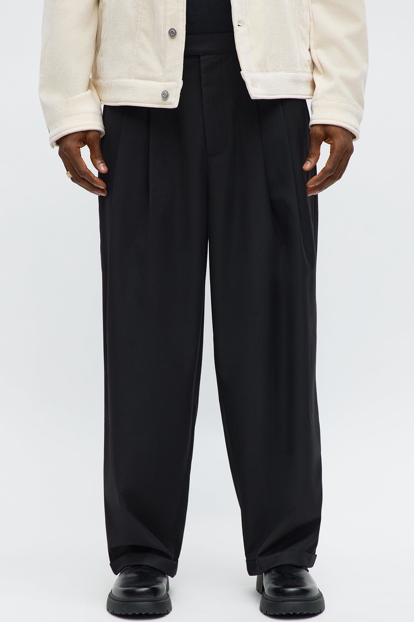 Baggy Pleated Everyday Trouser - Black