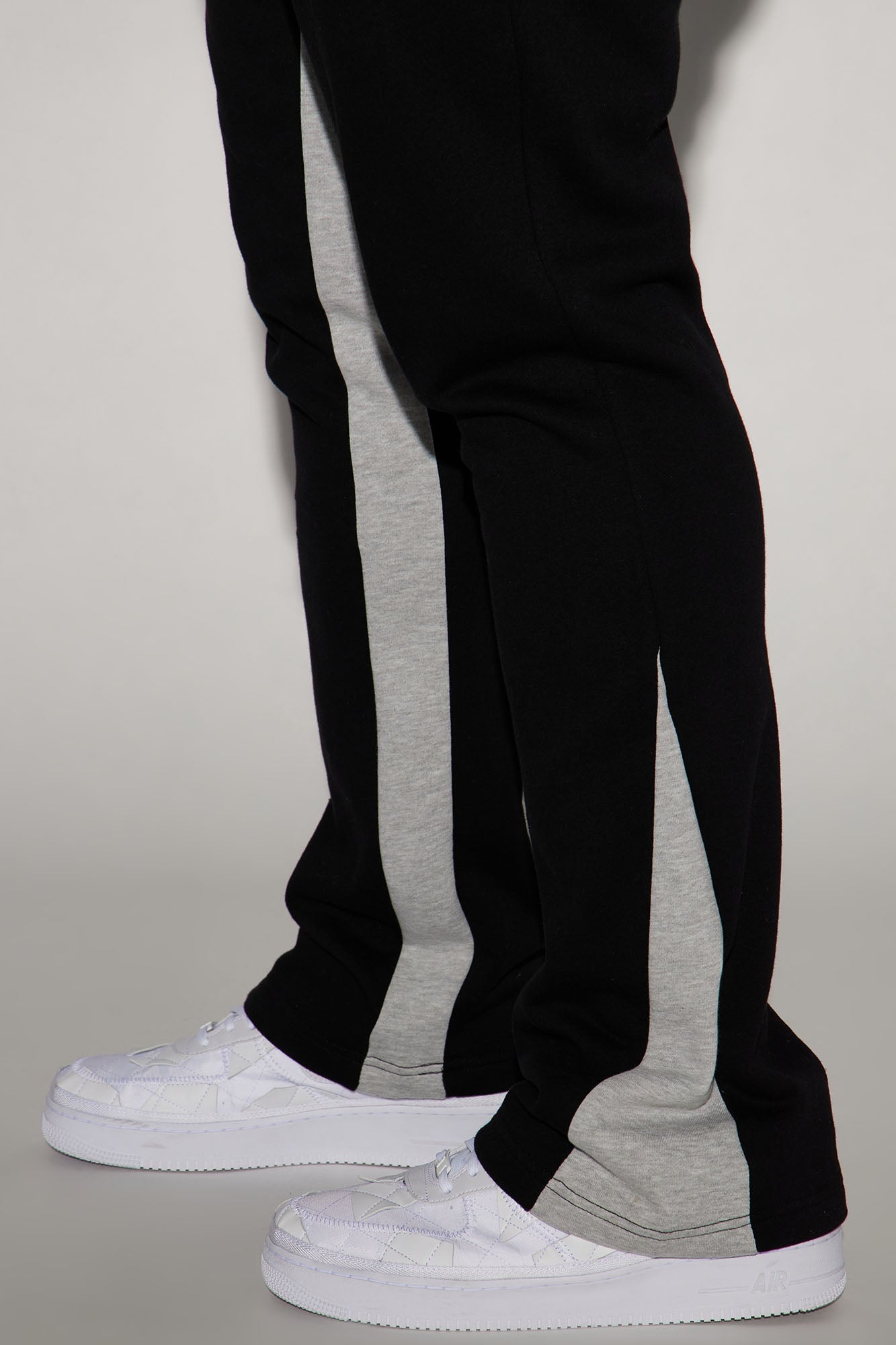Tyson Flared Sweatpants - Black